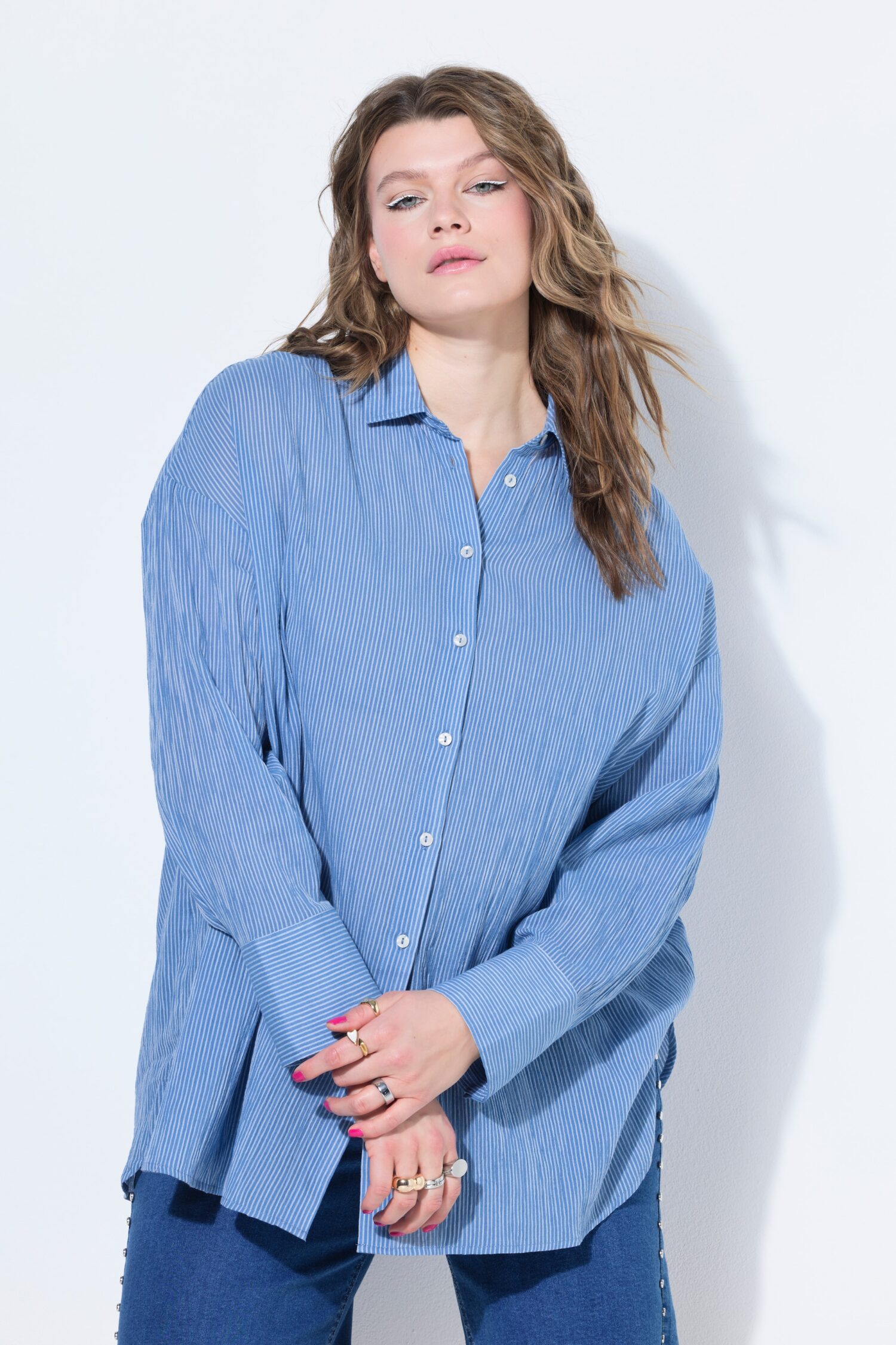 Πουκάμισο μακρύ oversized ριγέ με χαμηλούς ώμους