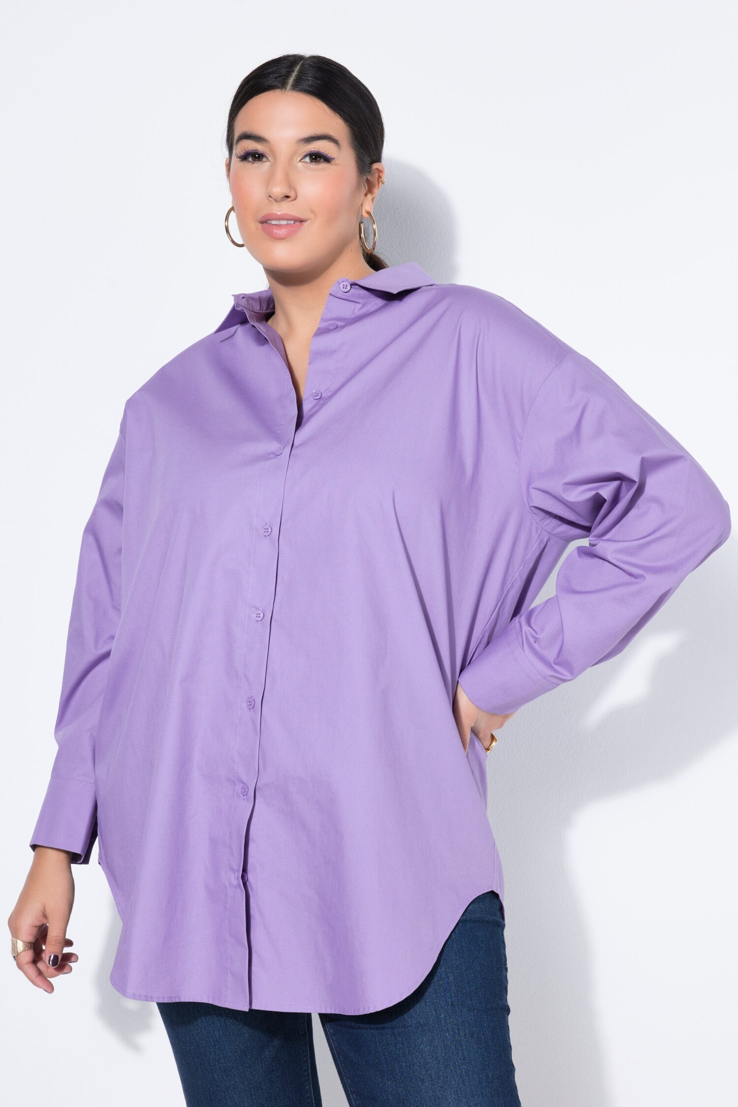 Πουκάμισο oversized με κουμπιά στην πλάτη και μακριά μανίκια
