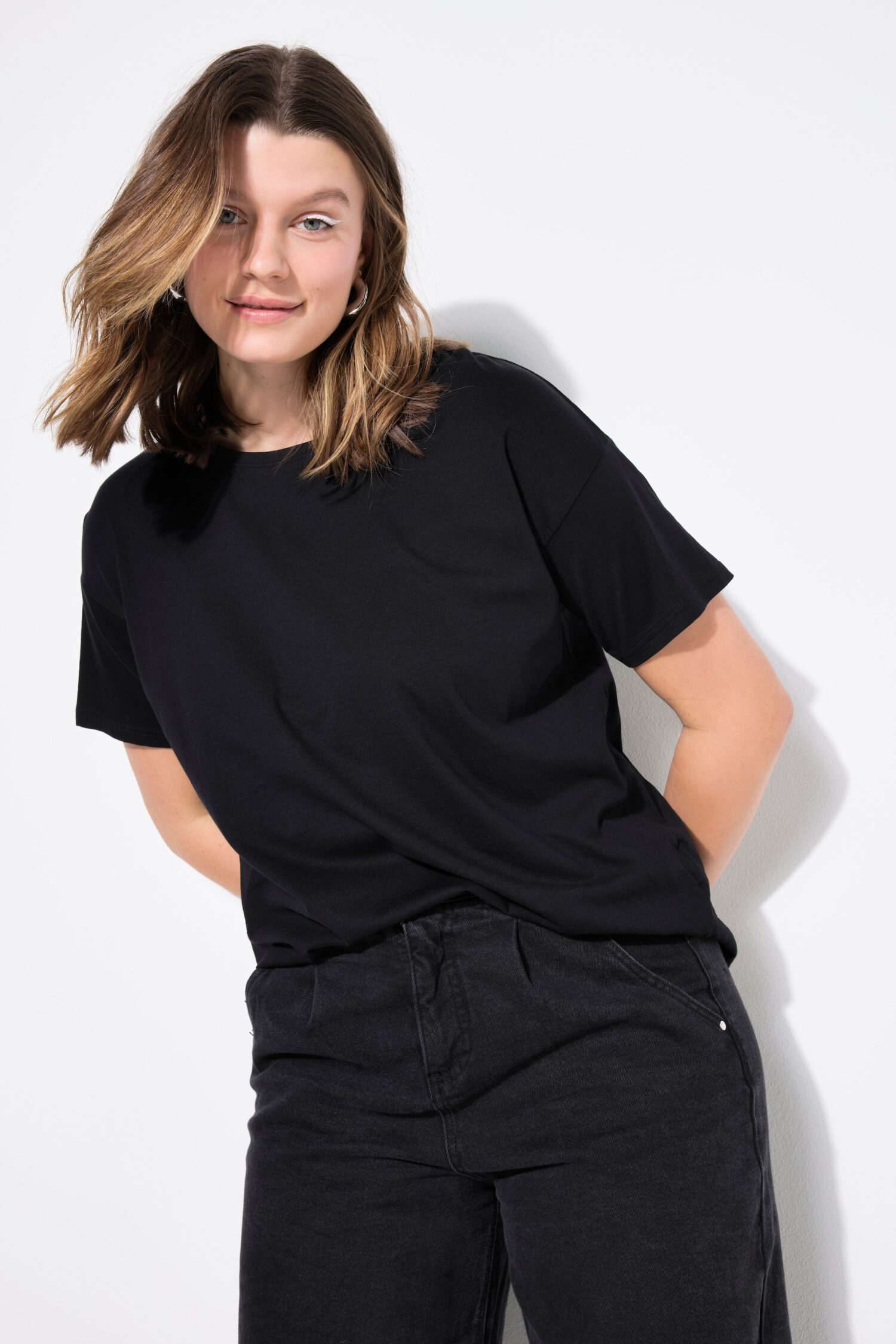 T-shirt Basic με στρογγυλή λαιμόκοψη