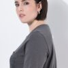 Μπλούζα με στρογγυλή λαιμόκοψη και τσέπη με στρας