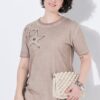 Μπλούζα oversized με κέντημα στον ώμο και κοντά μανίκια