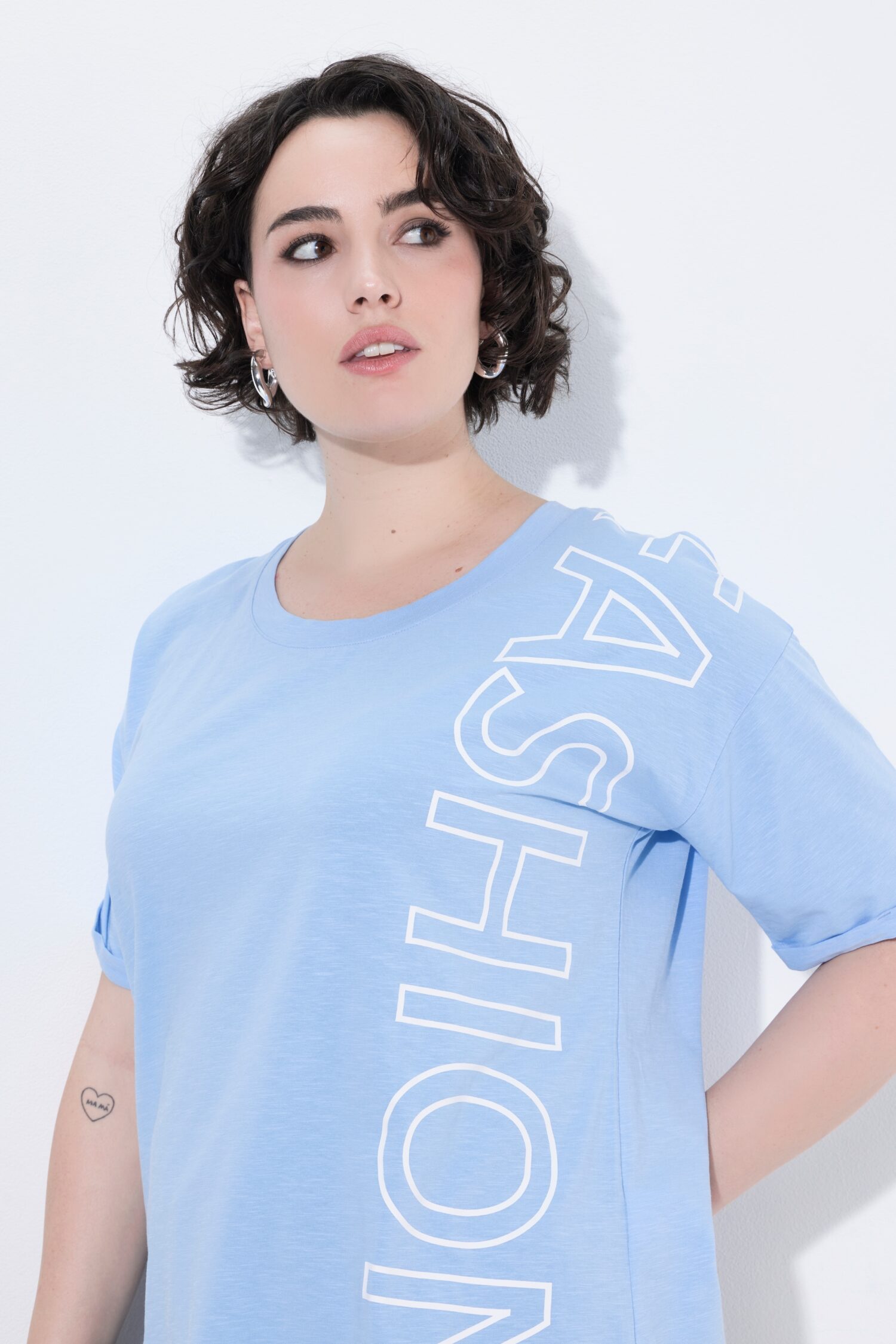 Μπλούζα oversized με στρογγυλή λαιμόκοψη και τύπωμα "Fashion"