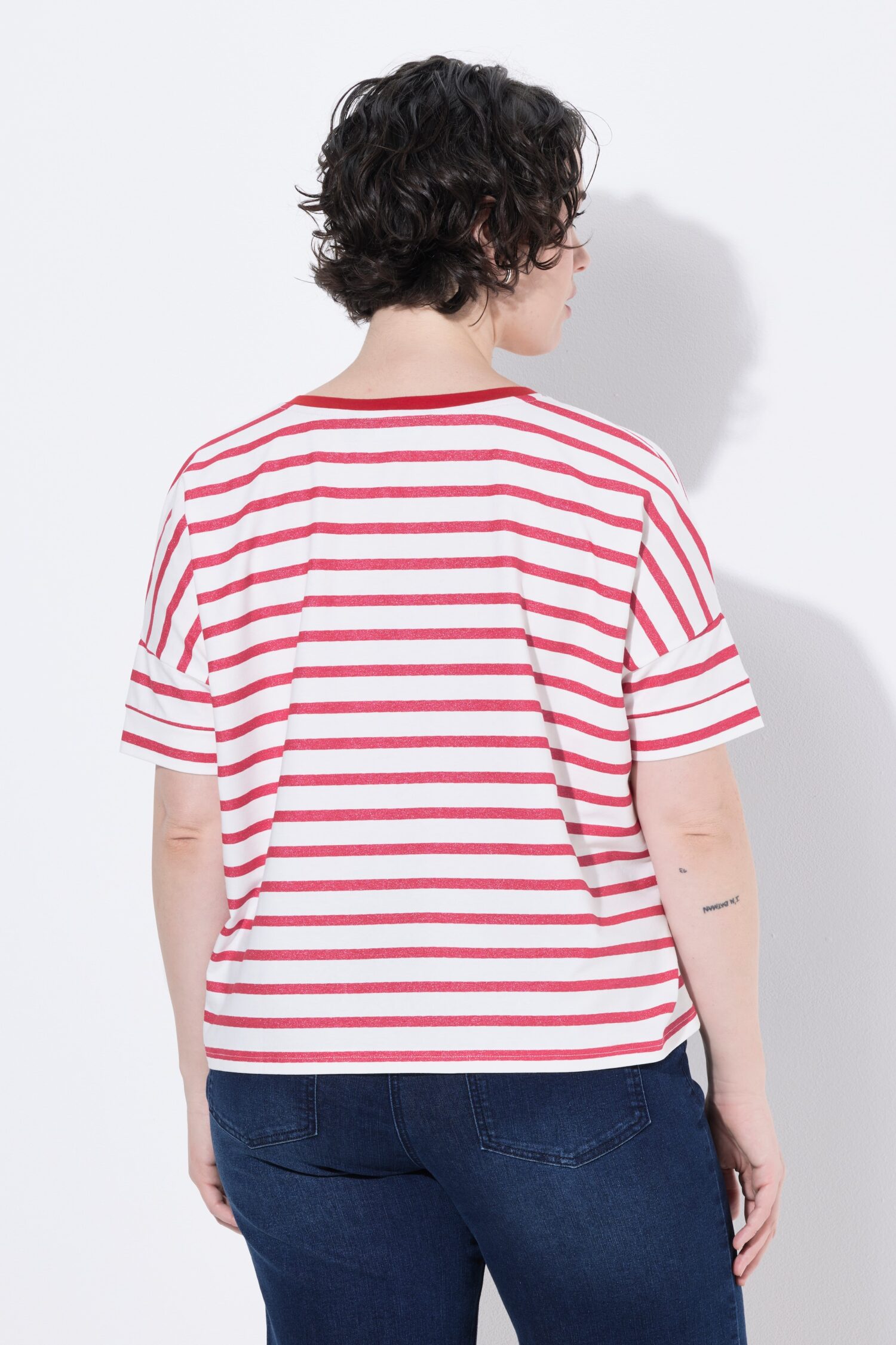 Μπλούζα ριγέ oversized με λαιμόκοψη V