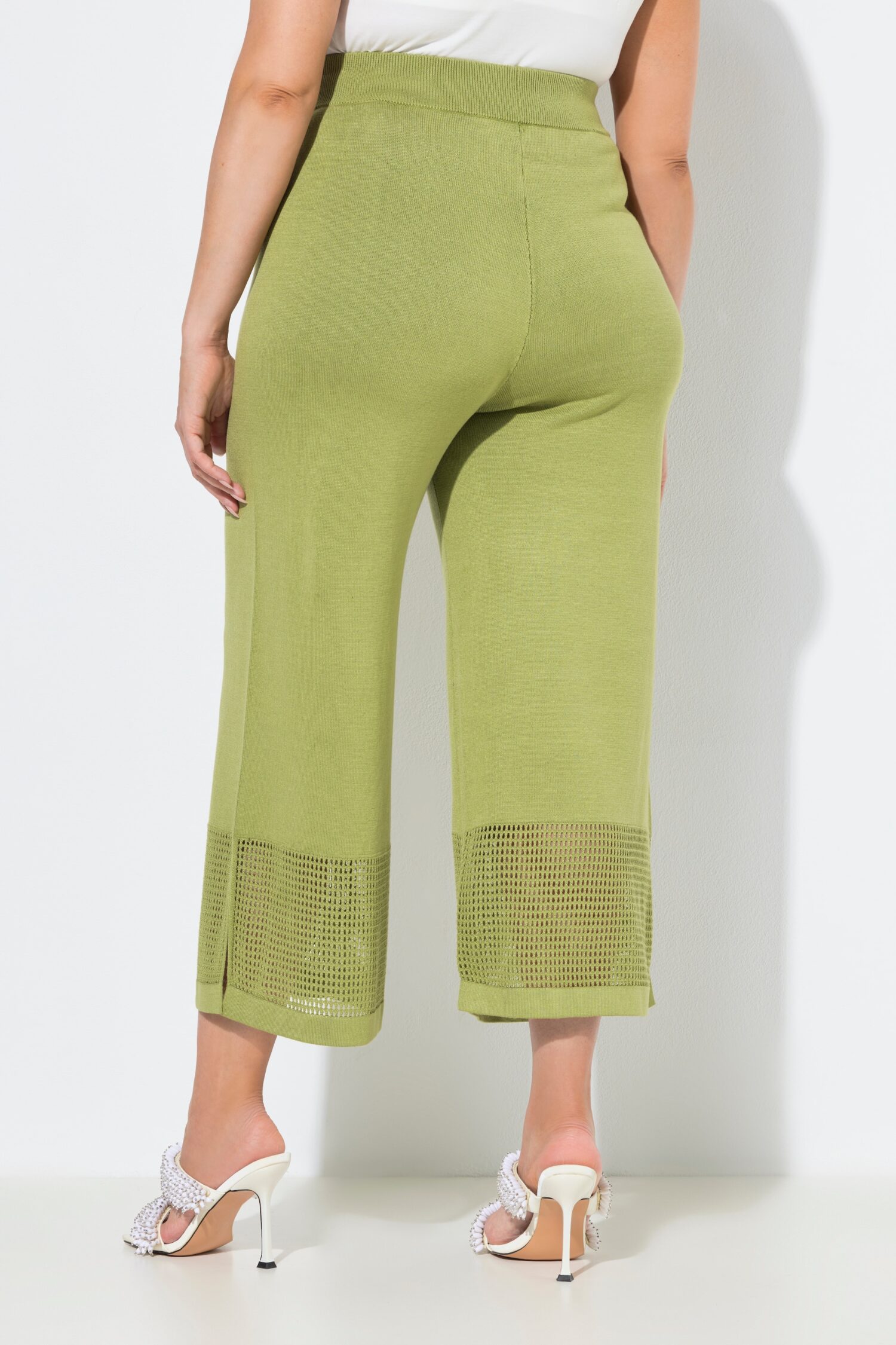 Παντελόνι πλεκτό 7/8 σε φαρδιά γραμμή με ελαστική μέση