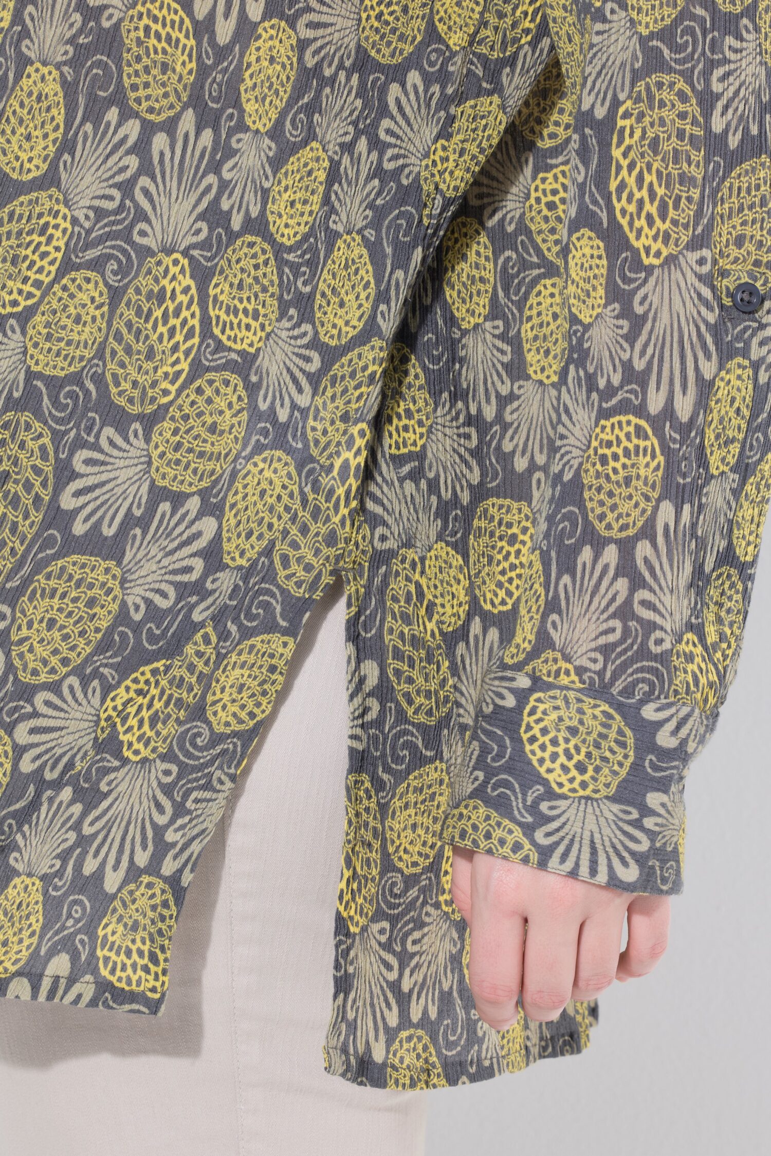 Πουκάμισο μακρύ σε χαλαρή γραμμή με μοτίβο pineapple