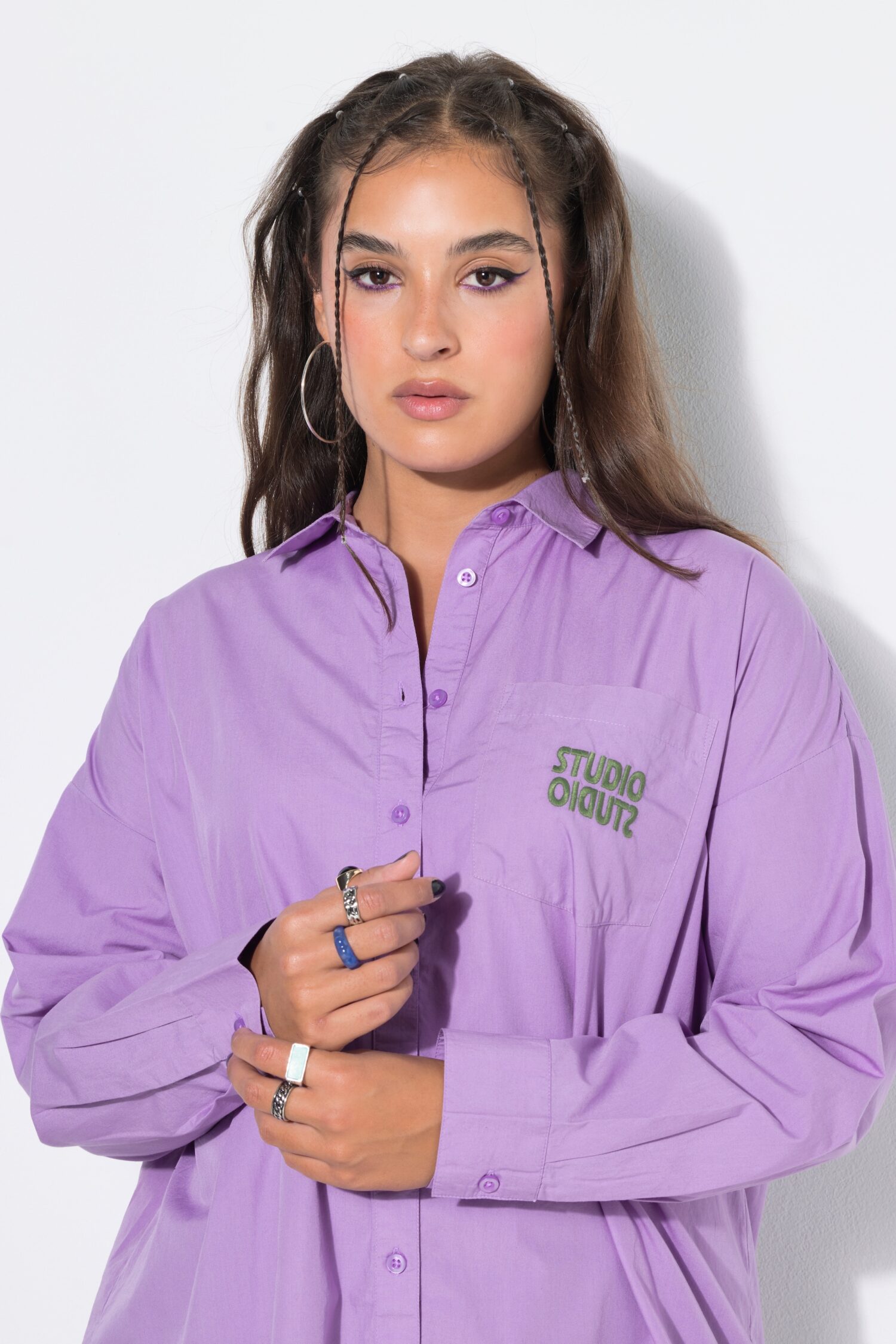 Πουκάμισο oversized με κέντημα στην τσέπη