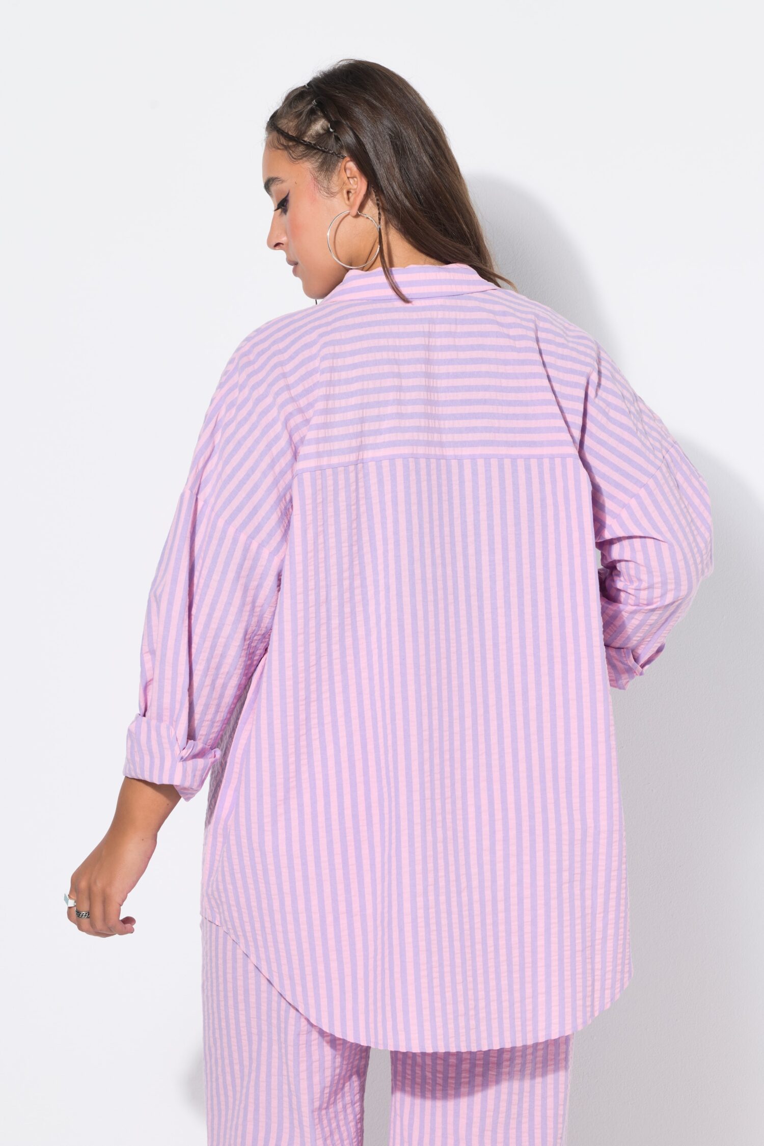 Πουκάμισο oversized με λεπτή υφή και ριγέ σχέδιο