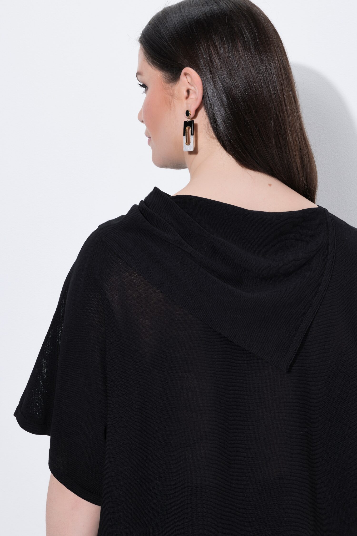 Πουλόβερ oversized, από απαλή πλέξη με όρθιο γιακά