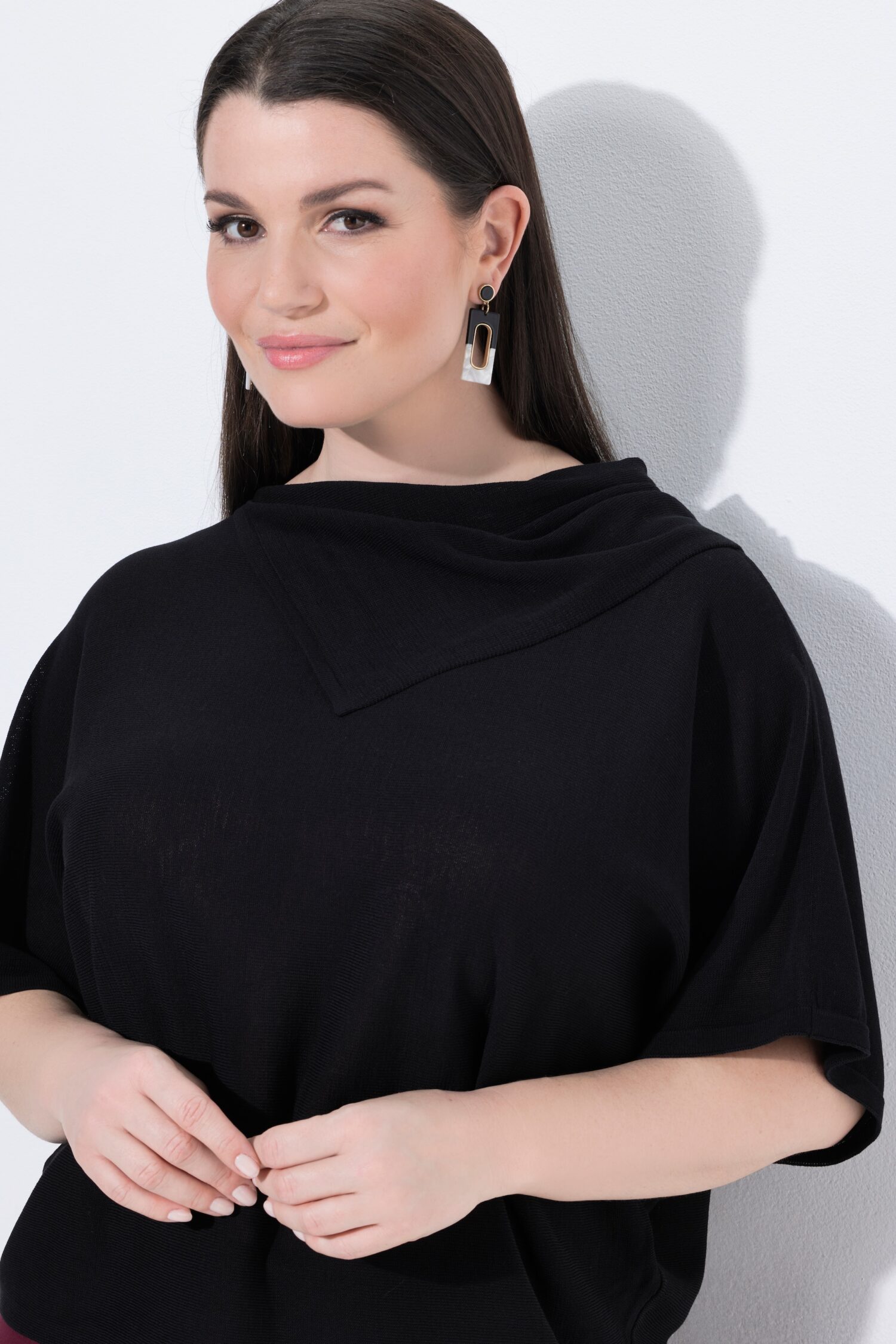 Πουλόβερ oversized, από απαλή πλέξη με όρθιο γιακά