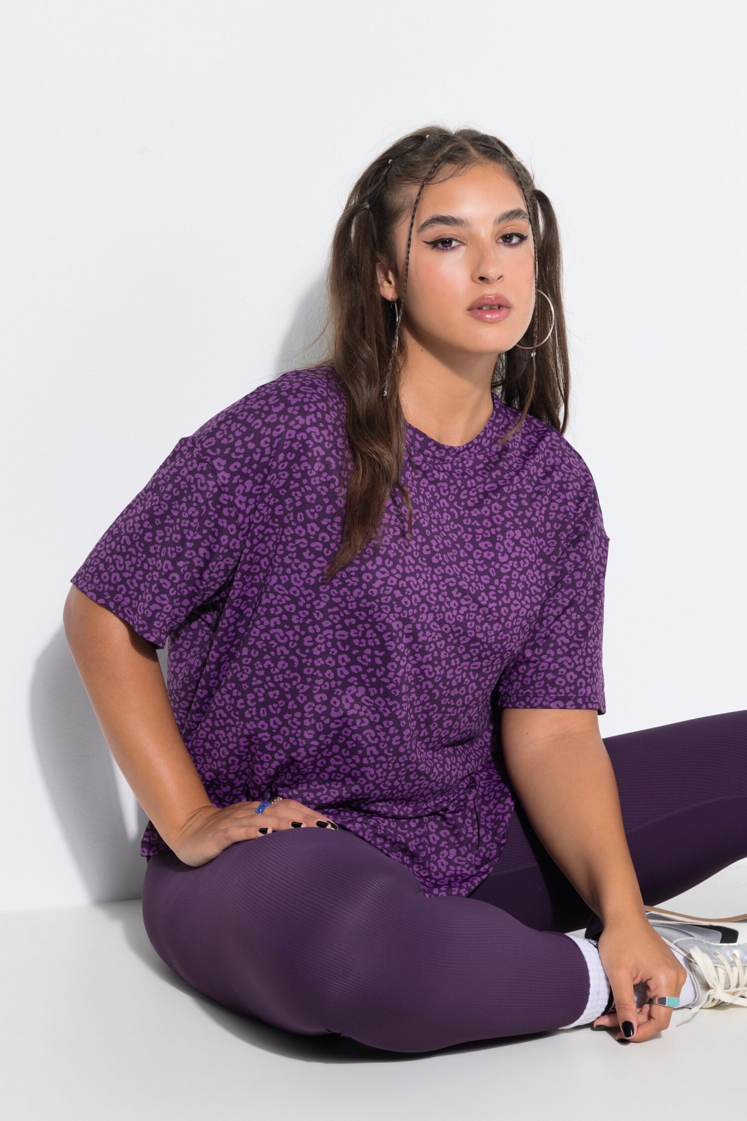 T-shirt oversized με λεοπάρ print και τύπωμα στην πλάτη