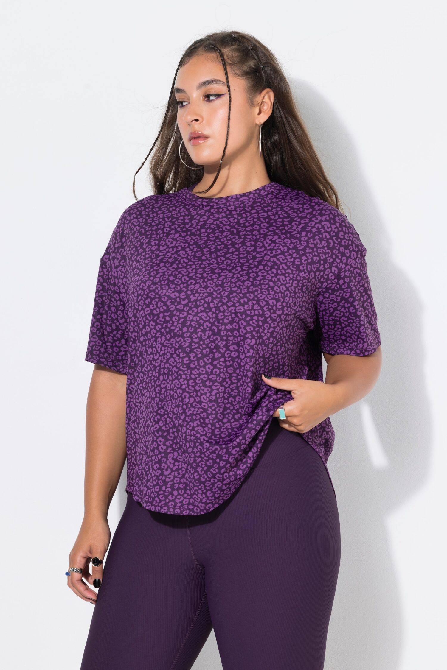 T-shirt oversized με λεοπάρ print και τύπωμα στην πλάτη