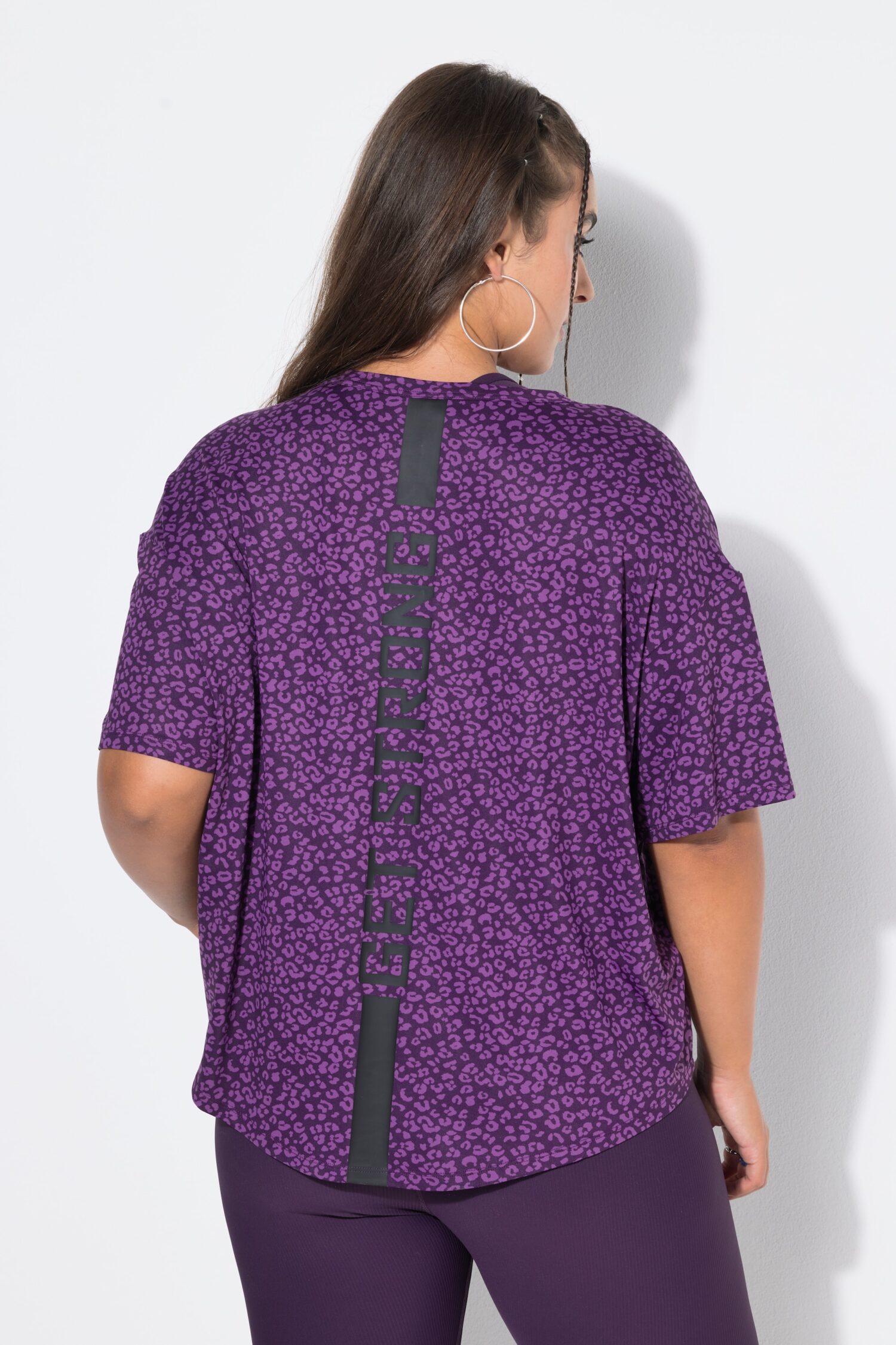 T-shirt oversized με λεοπάρ print και τύπωμα στην πλάτη