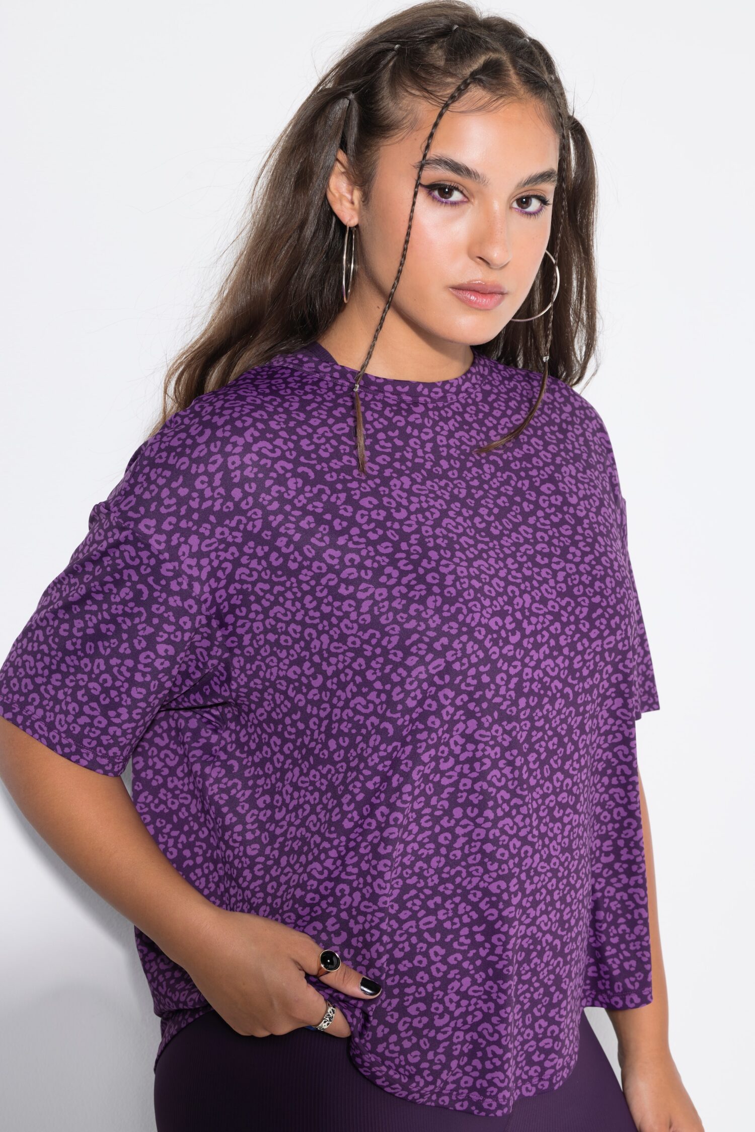 T-shirt oversized με λεοπάρ print και τύπωμα στην πλάτη