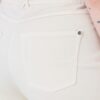 Τζιν παντελόνι mom fit με άνετη εφαρμογή και 5 τσέπες