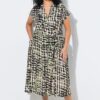Φόρεμα με γιακά, ζώνη και κοντά μανίκια