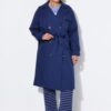 Καμπαρντίνα ελαφρώς oversized με ζώνη στη μέση και τσέπες