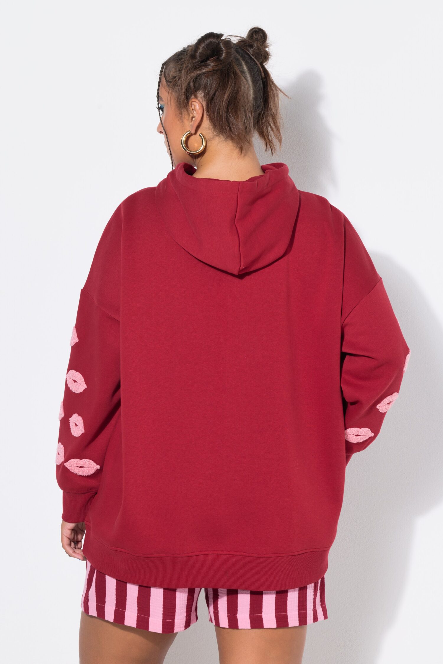 Μπλούζα φούτερ oversized με σχέδιο από ύφασμα terry στα μανίκια