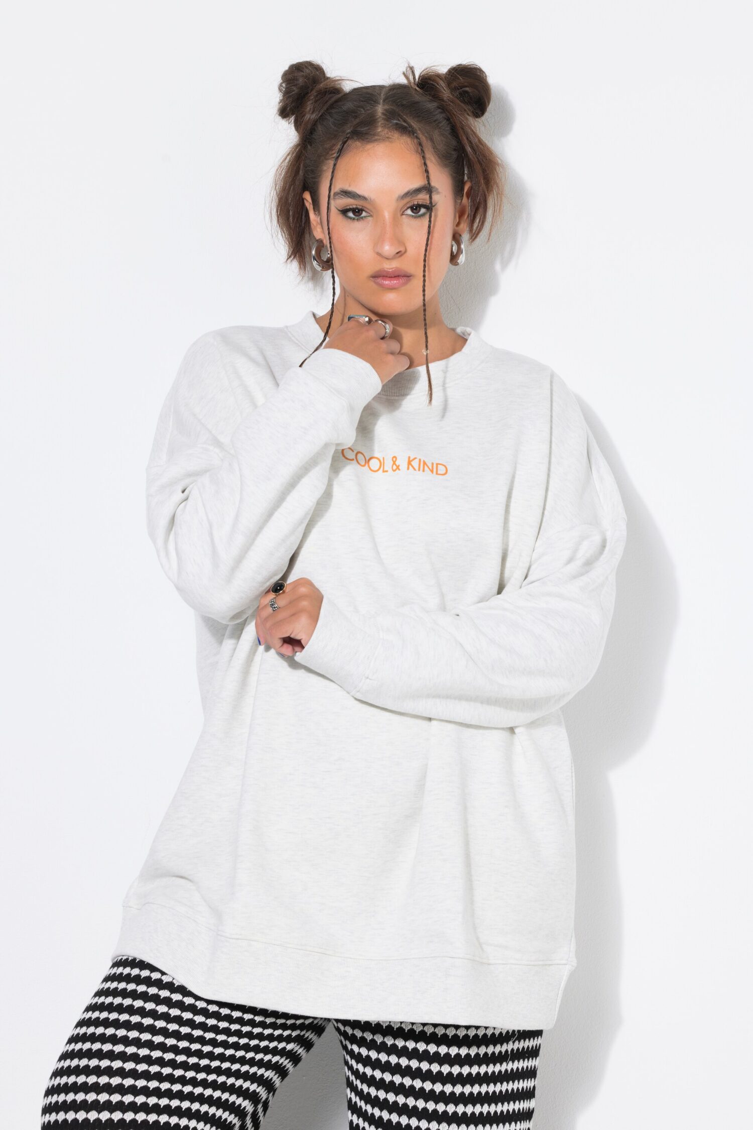 Μπλούζα φούτερ oversized με τύπωμα Cool & Kind
