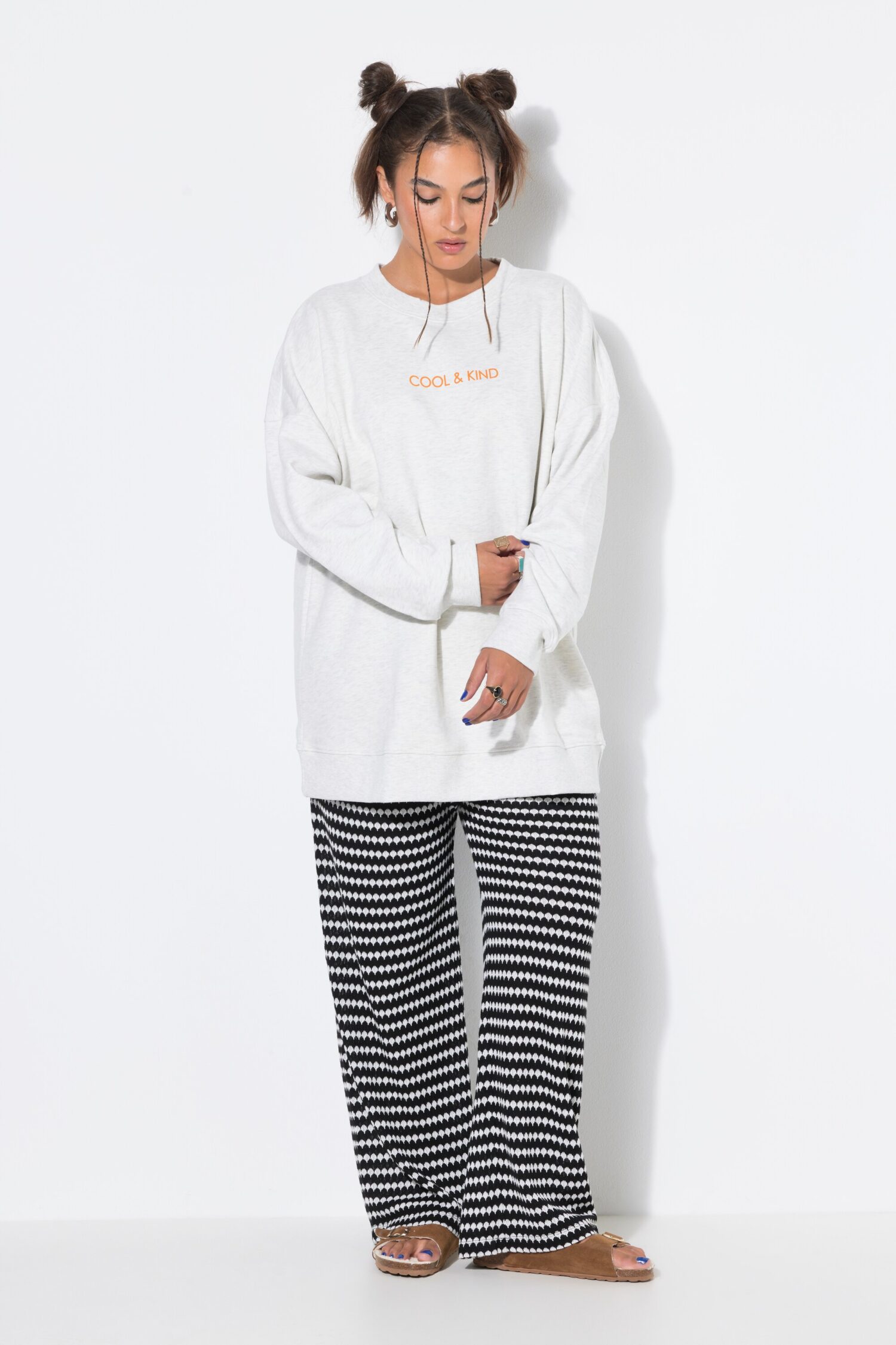 Μπλούζα φούτερ oversized με τύπωμα Cool & Kind