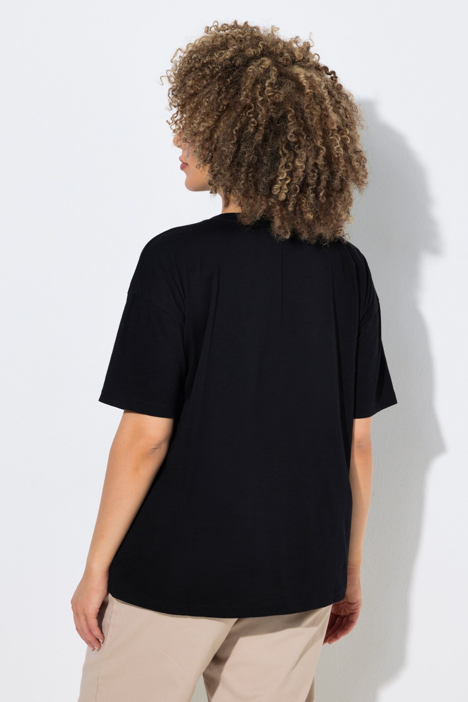 Μπλούζα oversized με φλοράλ κέντημα και διακοσμητικά στρας