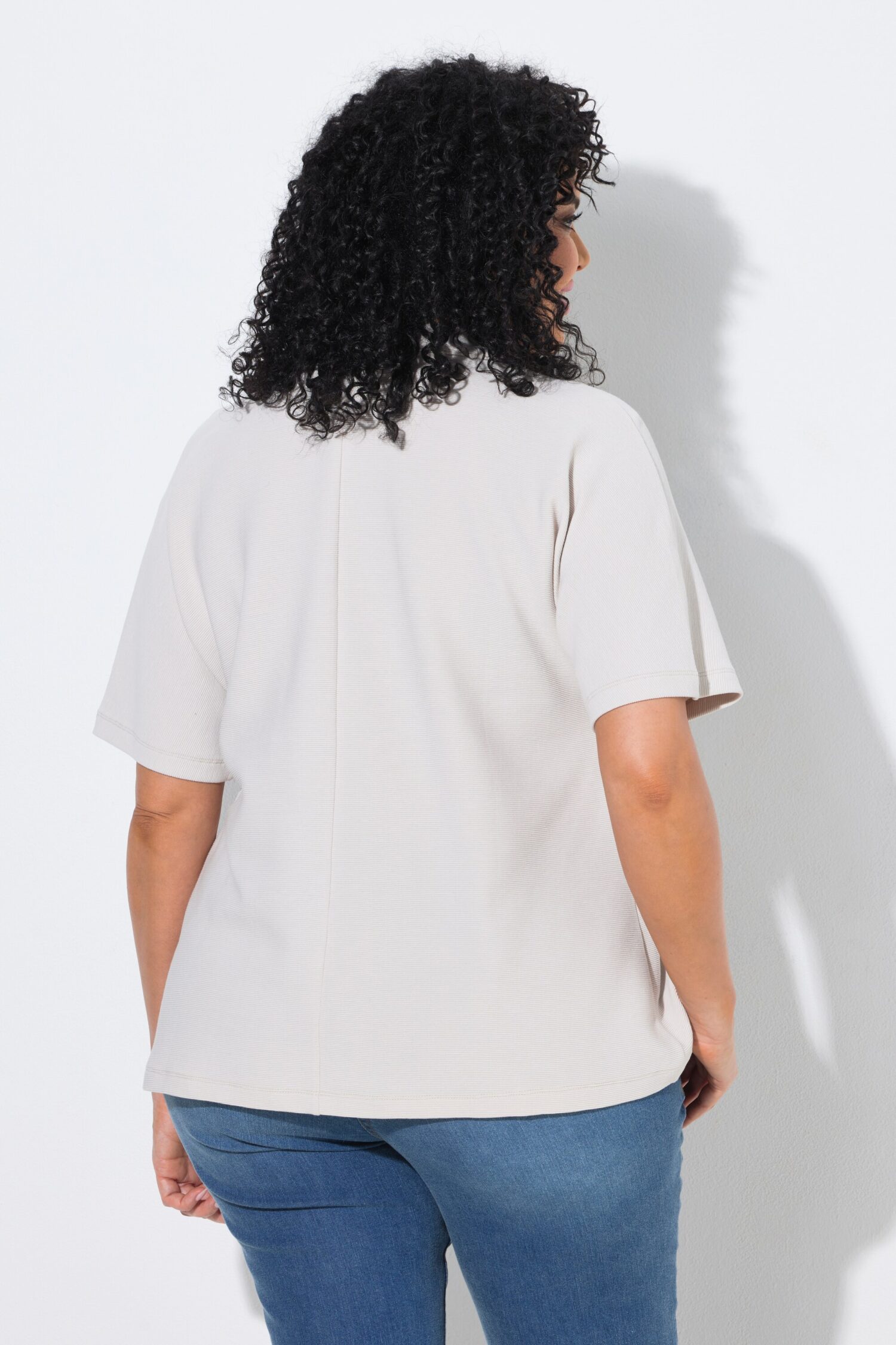 Μπλούζα oversized με γιακά και λαιμόκοψη V με στρας