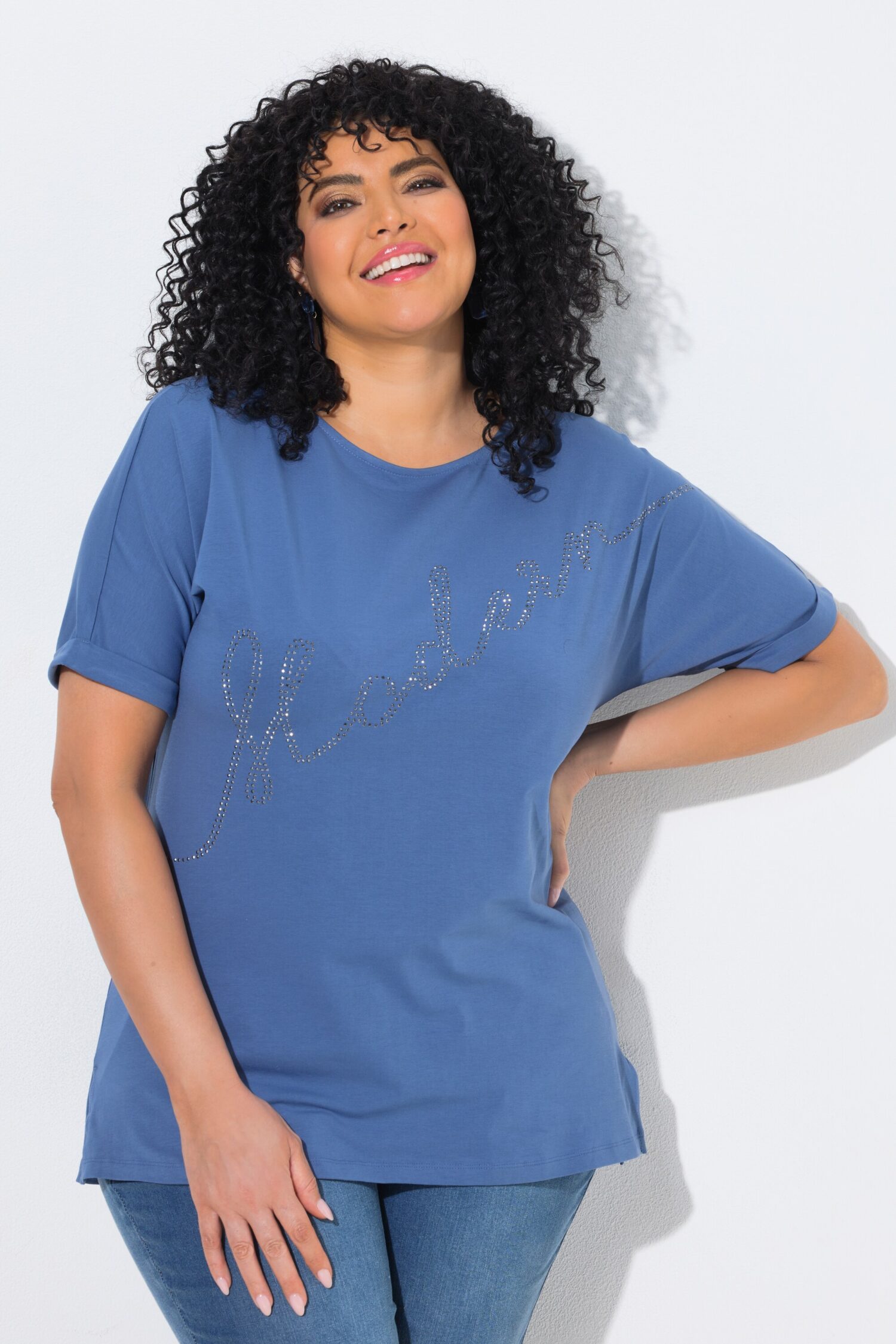 Μπλούζα oversized με κοντά μανίκια και γράμματα με στρας