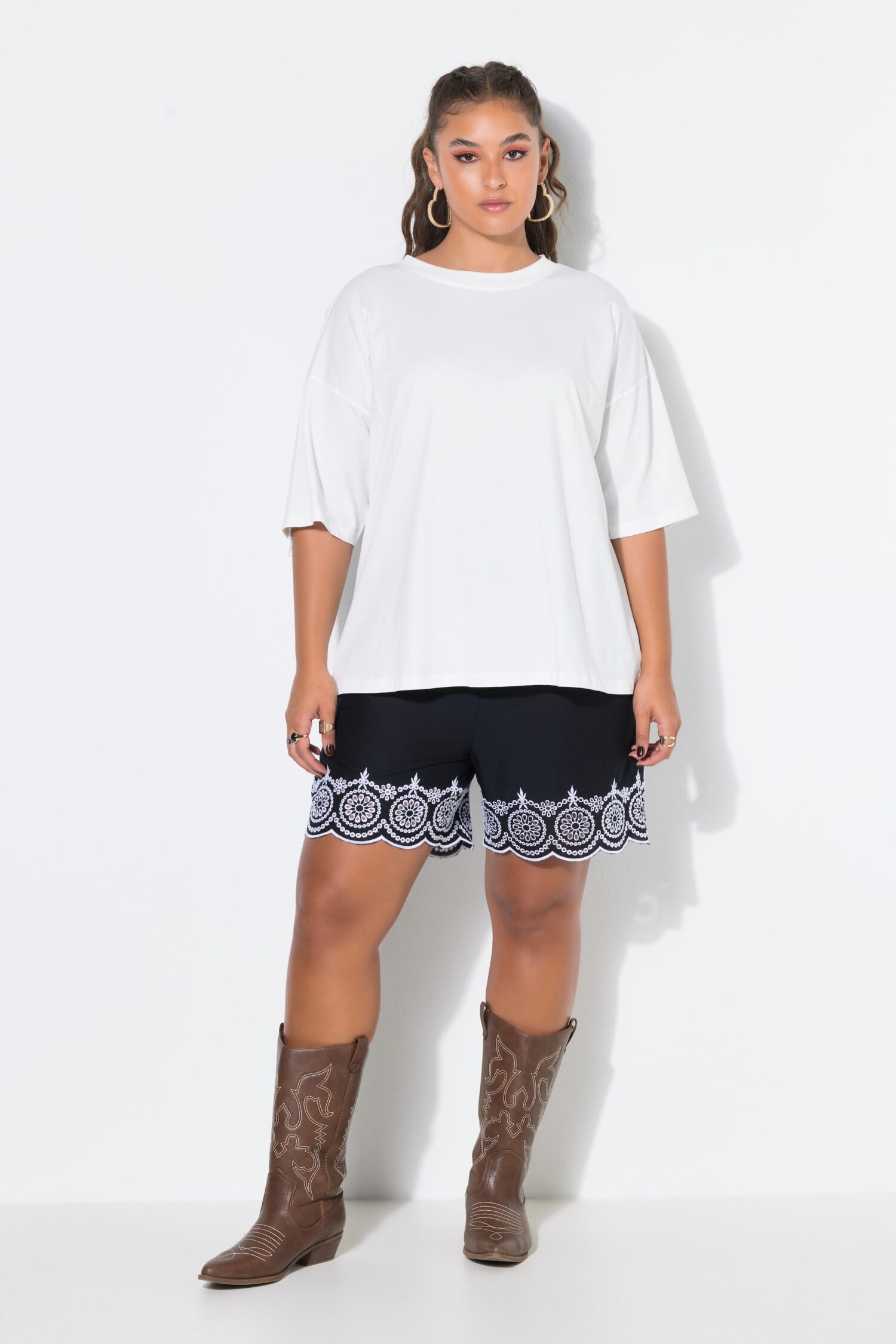Μπλούζα oversized με κρόσσια από χάντρες στην πλάτη
