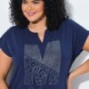 Μπλούζα oversized με λαιμόκοψη τουνίκ και τύπωμα με στρας