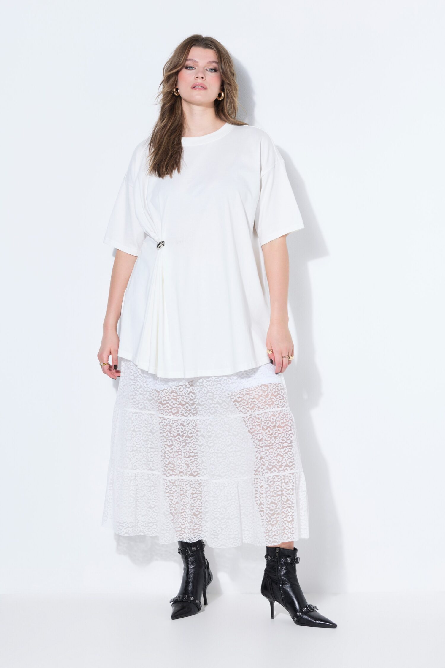 Μπλούζα oversized με μεταλλική λεπτομέρεια στη μέση