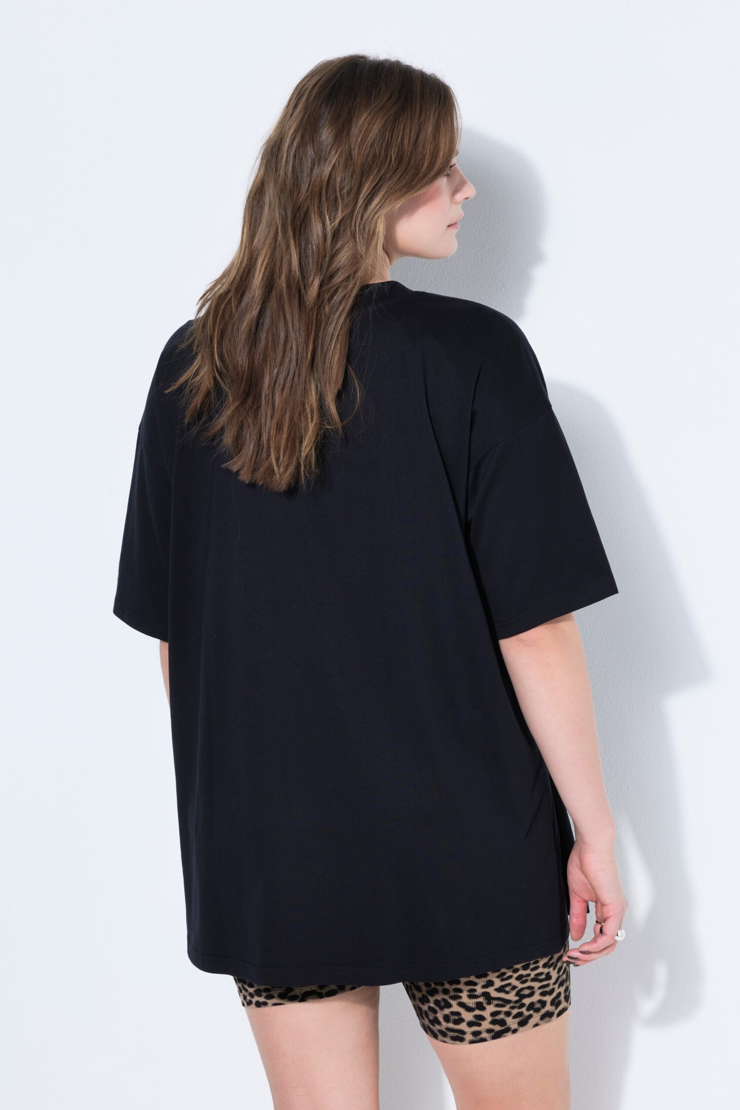 Μπλούζα oversized με μεταλλική λεπτομέρεια στη μέση