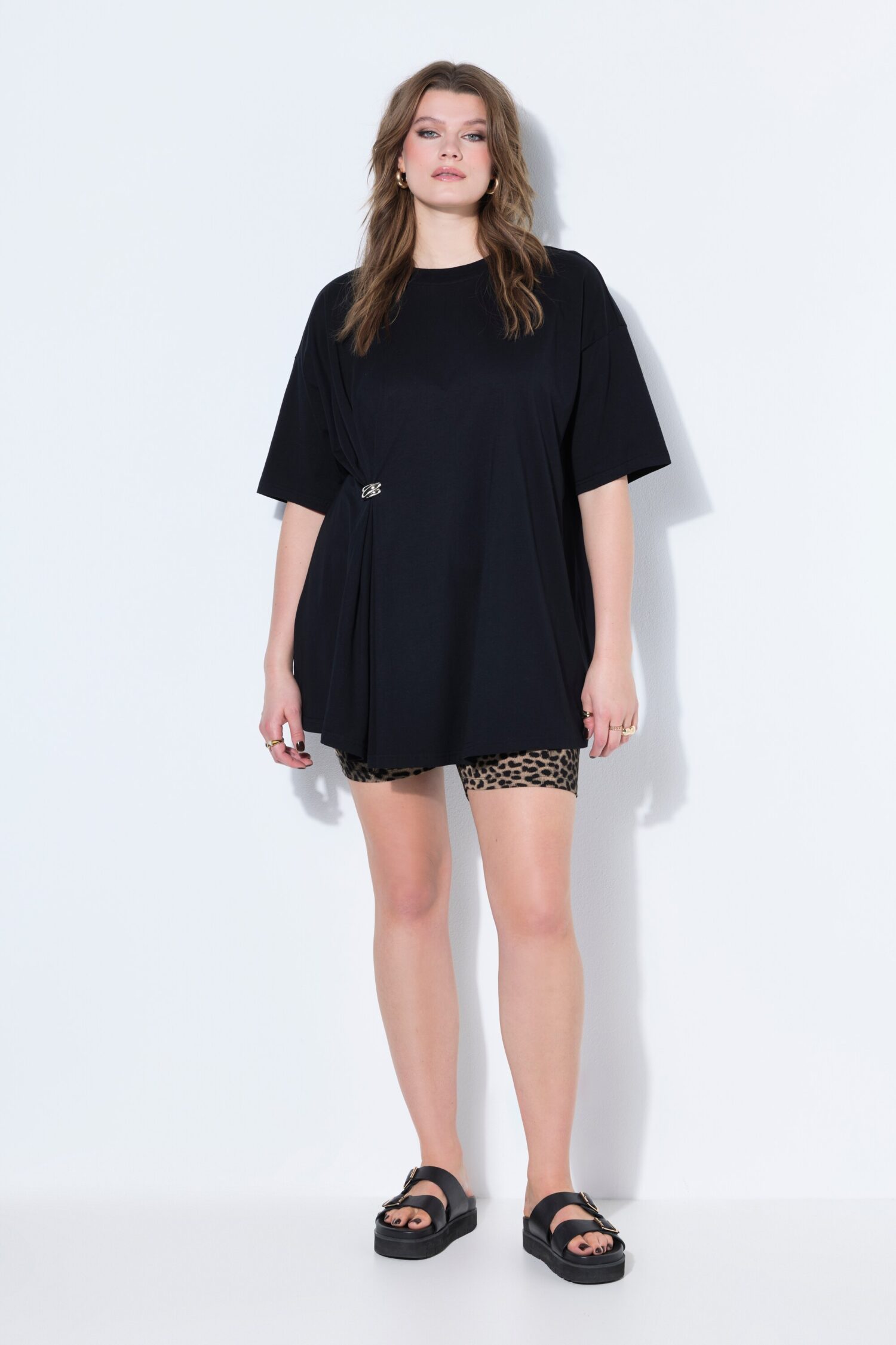 Μπλούζα oversized με μεταλλική λεπτομέρεια στη μέση