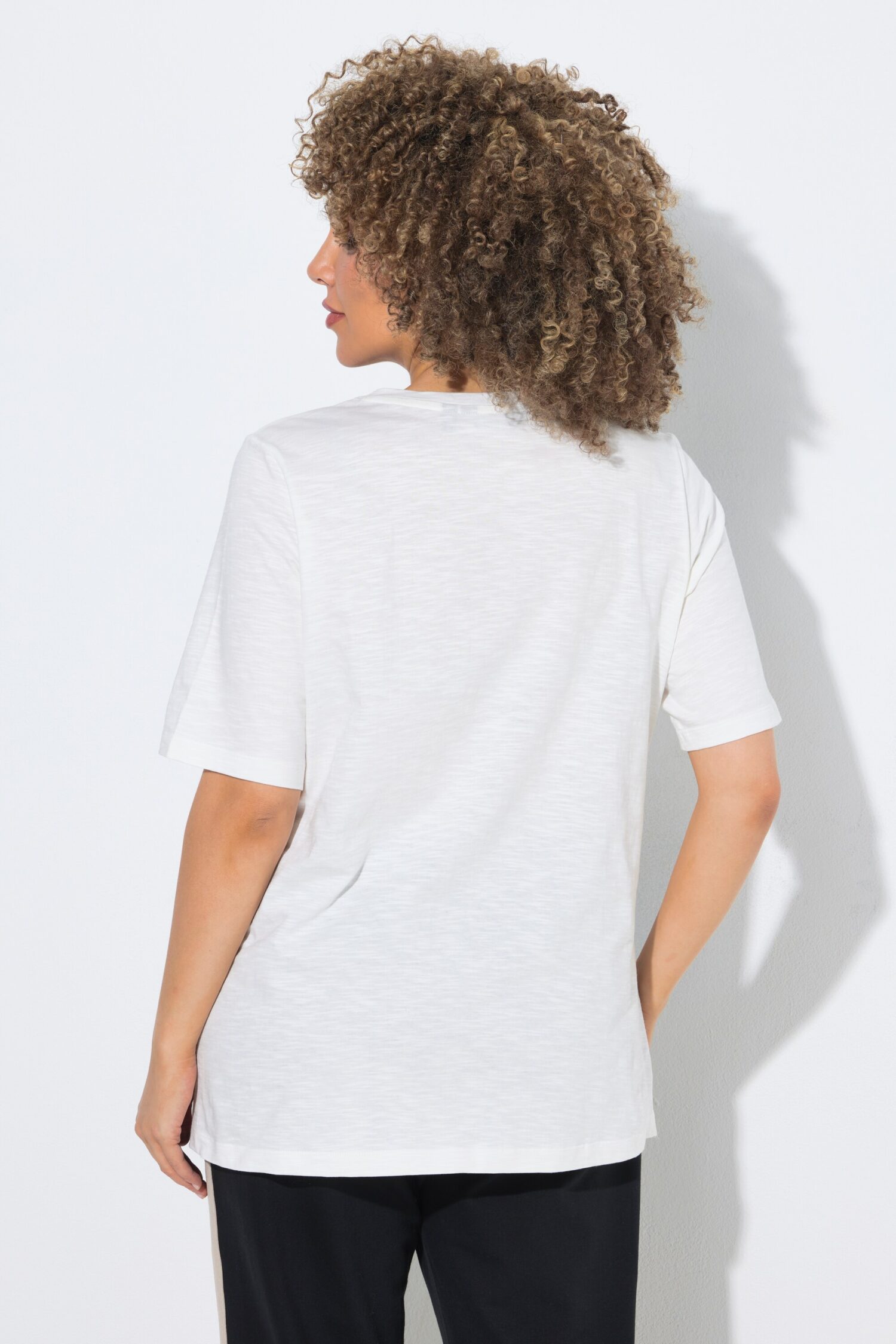 Μπλούζα oversized με στρογγυλή λαιμόκοψη και κοντά μανίκια
