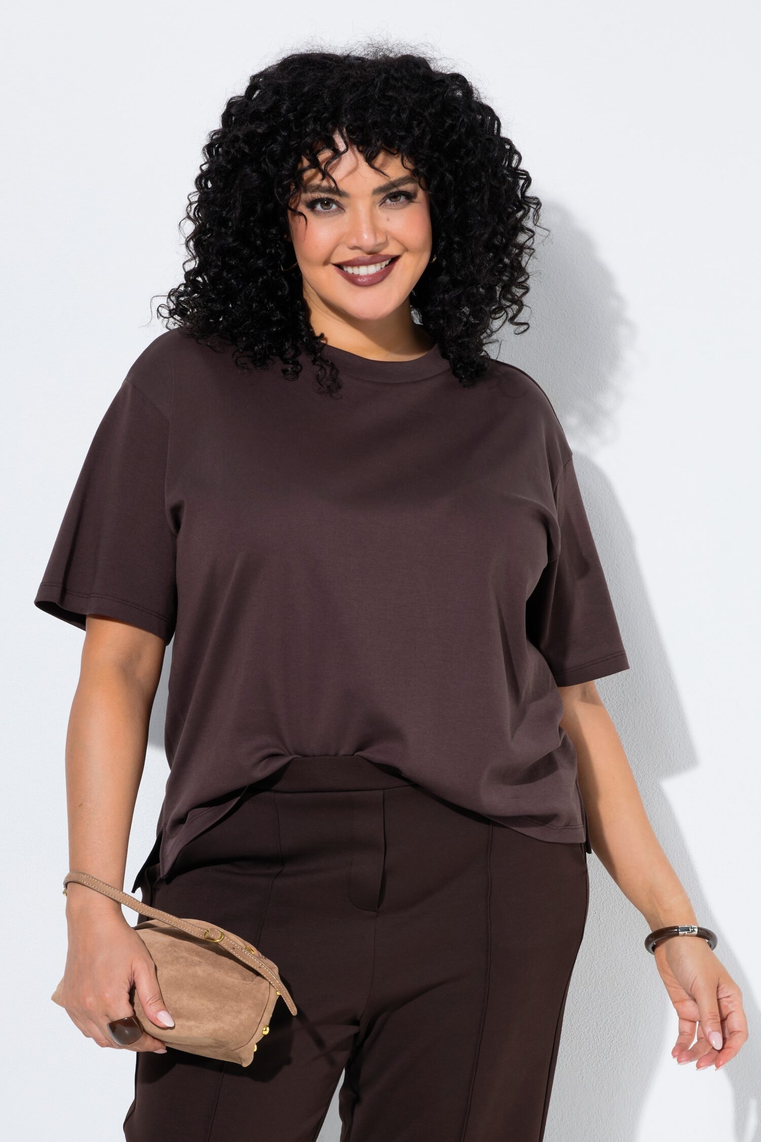 Μπλούζα oversized με στρογγυλή λαιμόκοψη και κοντά μανίκια