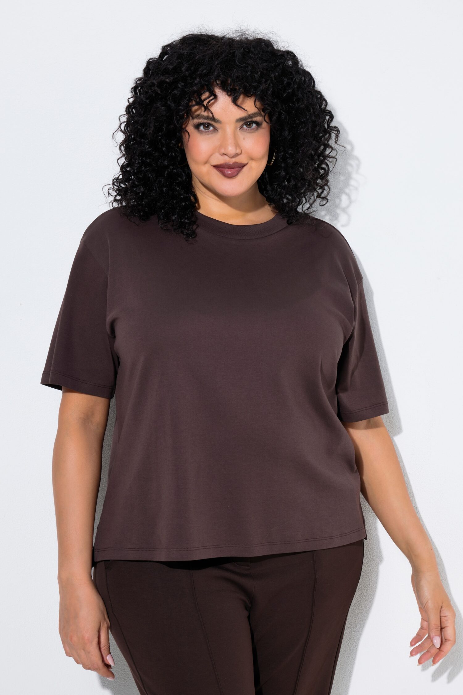 Μπλούζα oversized με στρογγυλή λαιμόκοψη και κοντά μανίκια