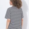 Μπλούζα ριγέ oversized με διακριτικό κέντημα στο στήθος