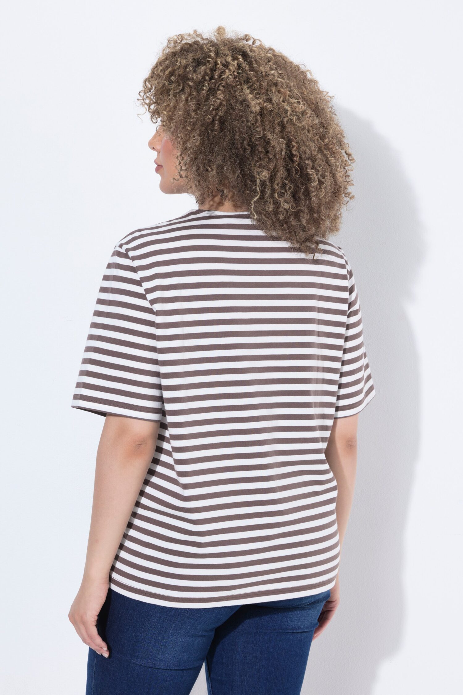 Μπλούζα ριγέ oversized με διακριτικό κέντημα στο στήθος