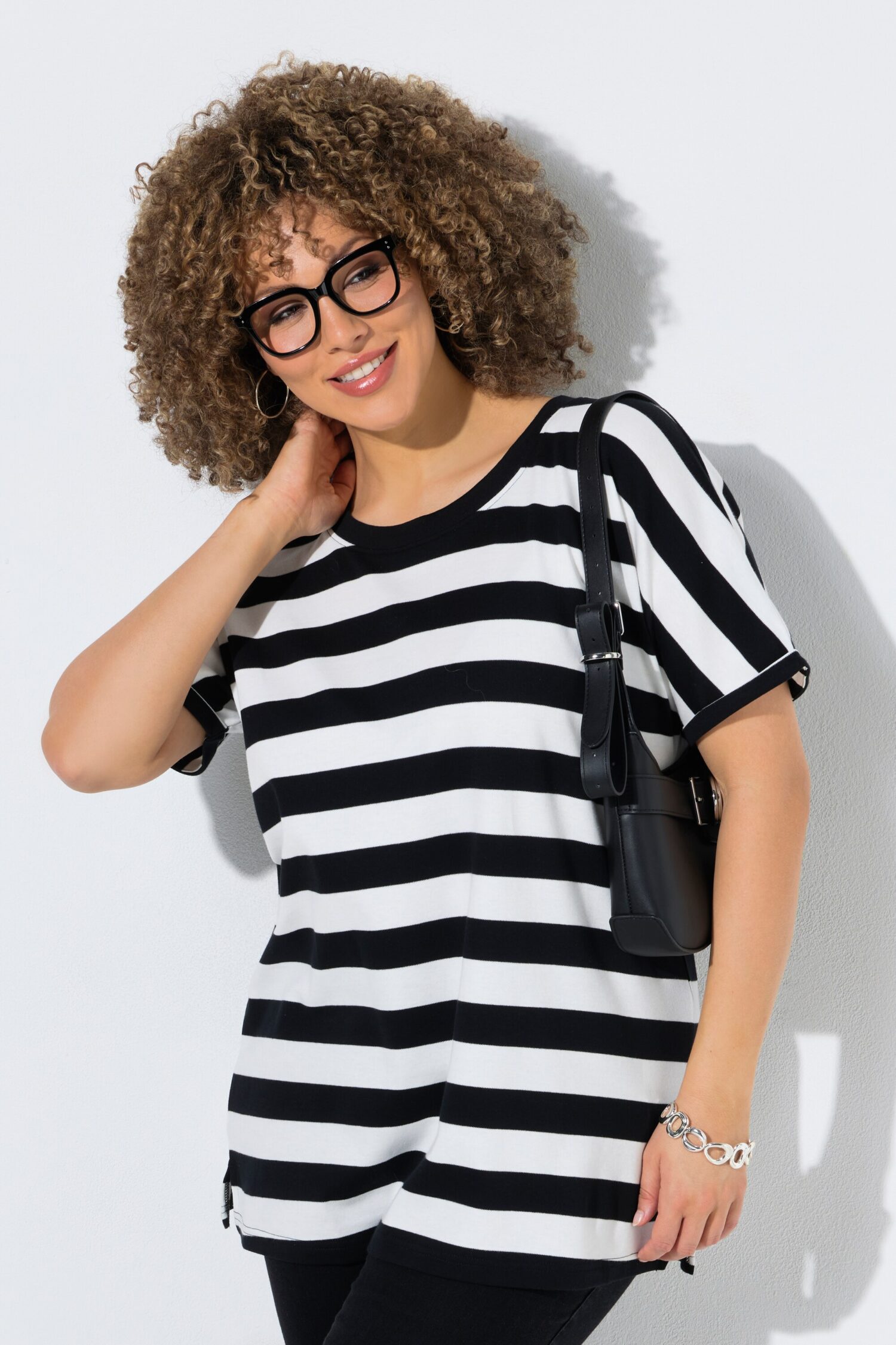 Μπλούζα ριγέ oversized με στρογγυλή λαιμόκοψη