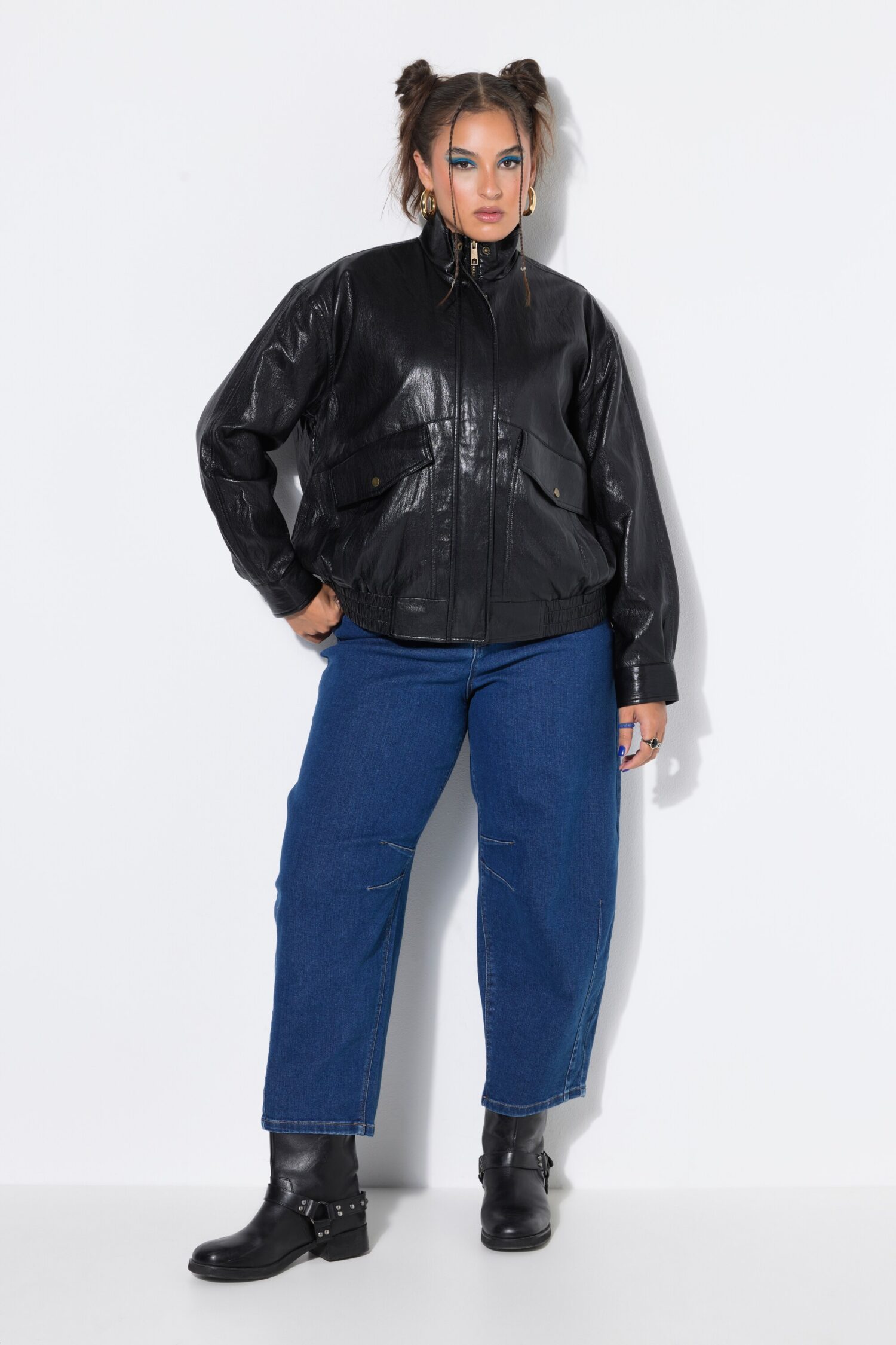 Μπουφάν oversized με δέρματινη όψη κι όρθιο γιακά