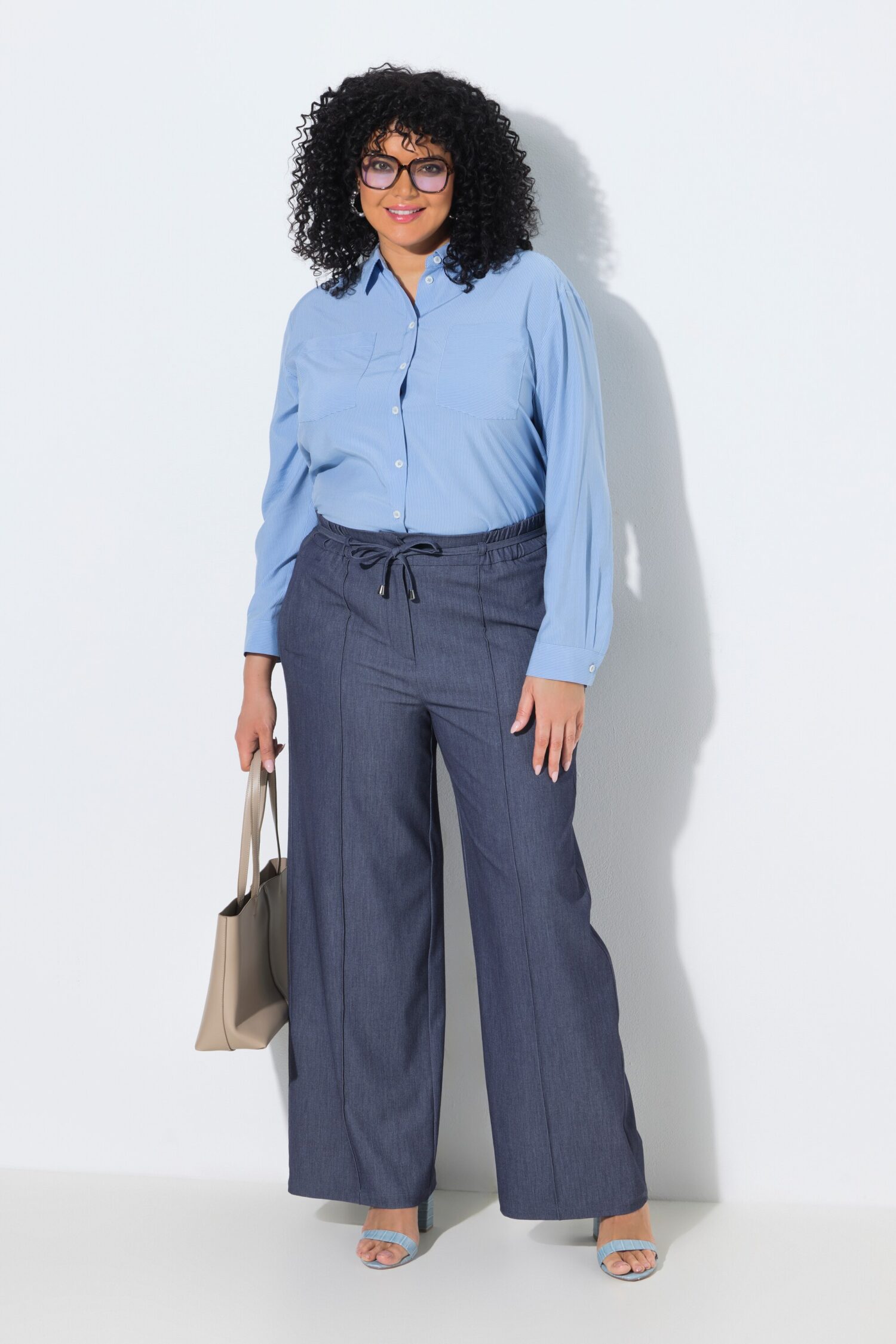 Παντελόνι σε denim look με ελαστική μέση