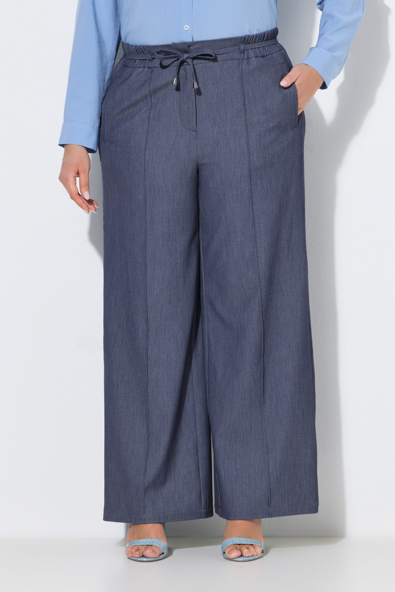 Παντελόνι σε denim look με ελαστική μέση