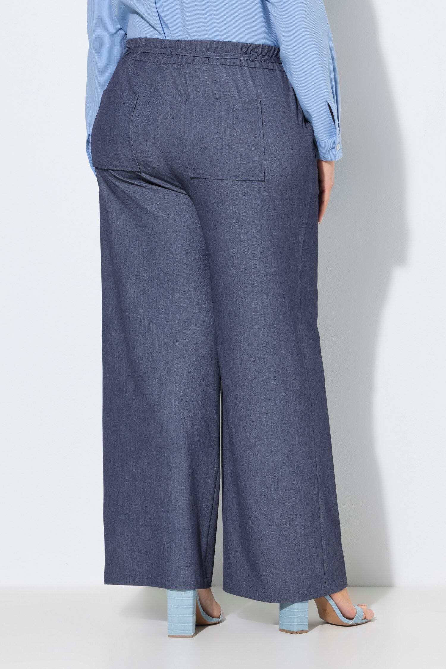 Παντελόνι σε denim look με ελαστική μέση