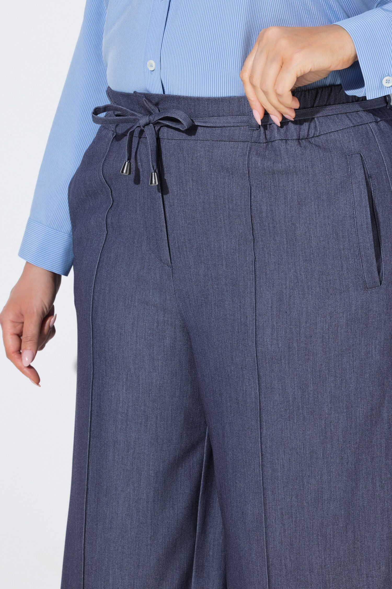 Παντελόνι σε denim look με ελαστική μέση