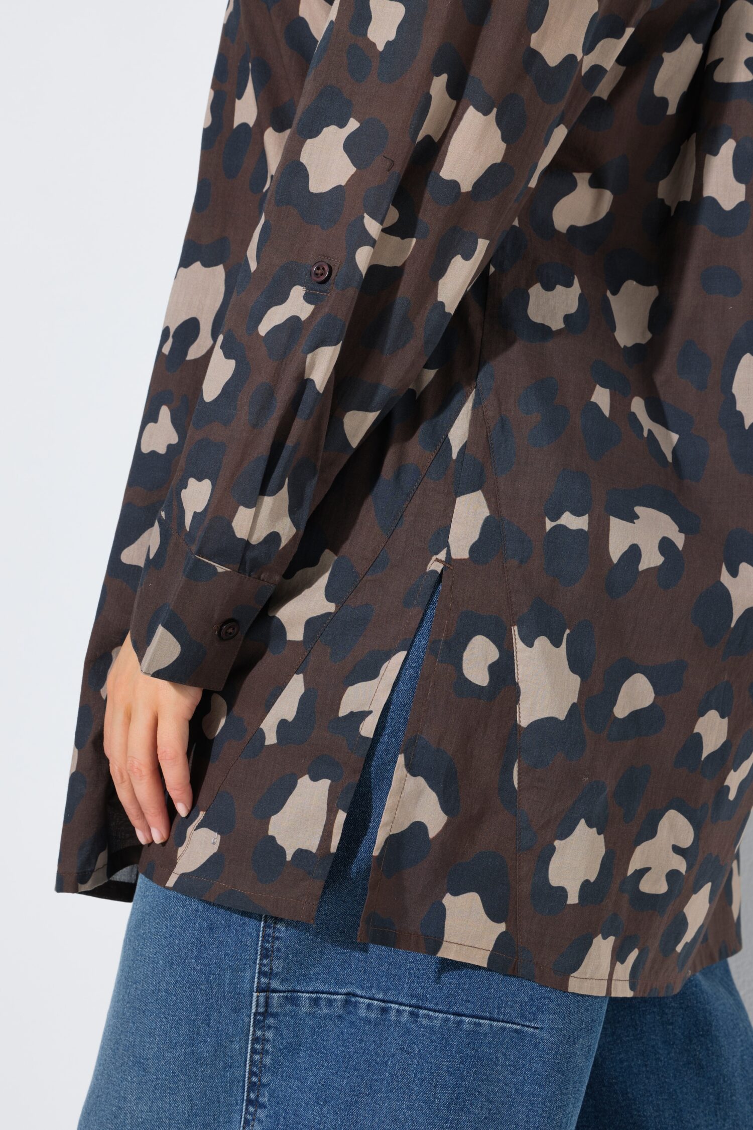 Πουκάμισο μακρυμάνικο με animal print και μακριά μανίκια