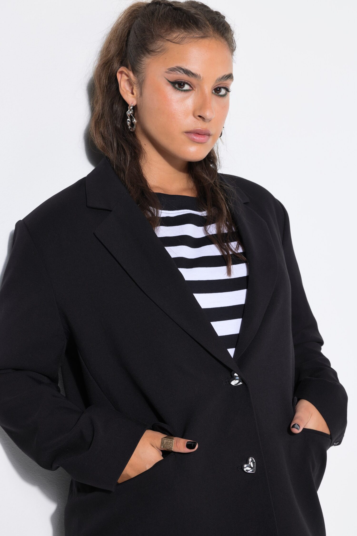 Σακάκι oversized με κουμπιά σε σχήμα καρδιάς