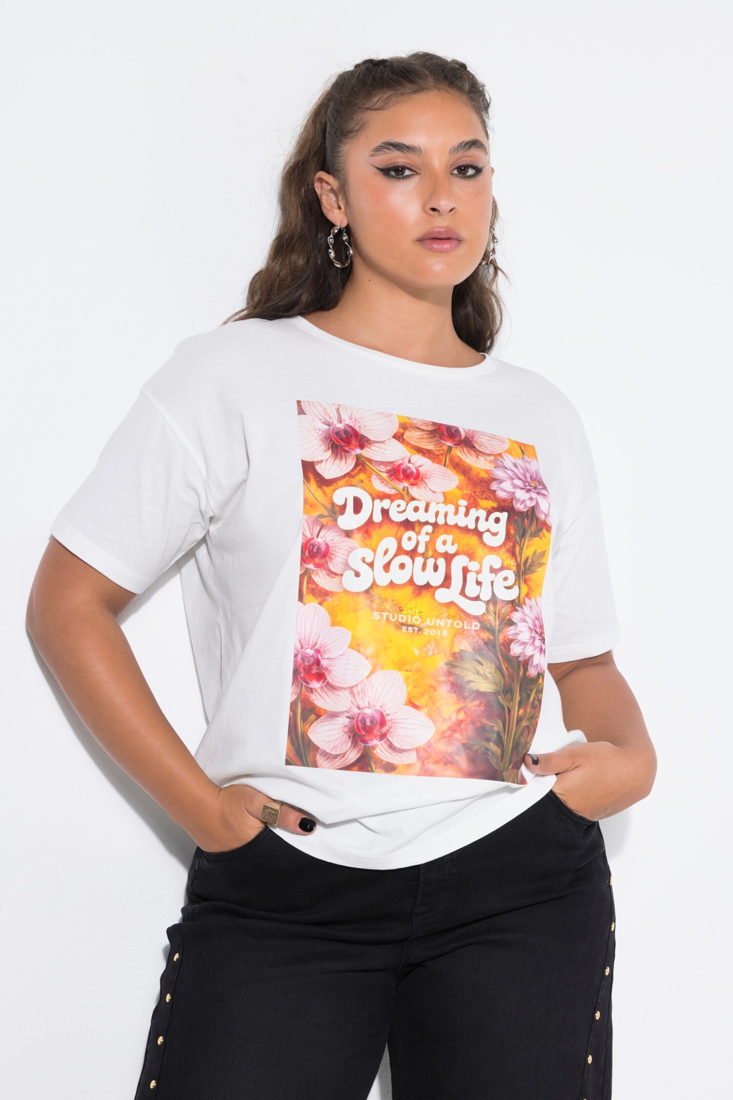T-shirt με φλοράλ τύπωμα και κοντά μανίκια