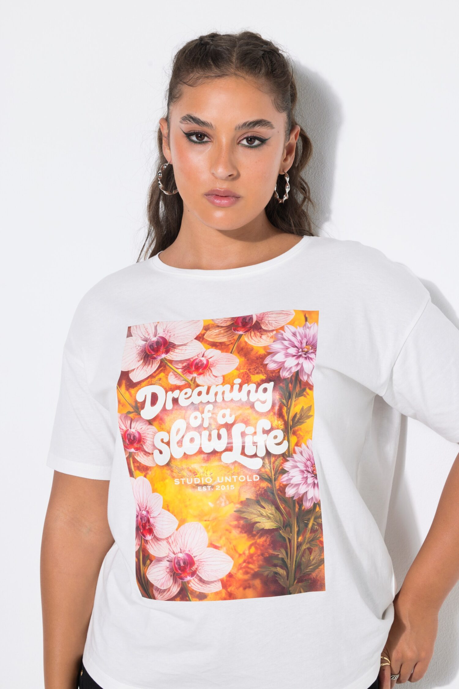 T-shirt με φλοράλ τύπωμα και κοντά μανίκια