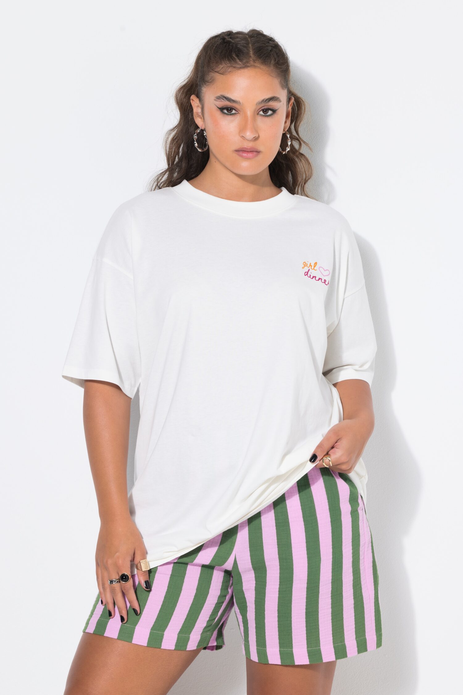 T-shirt με τύπωμα Girl Dinner