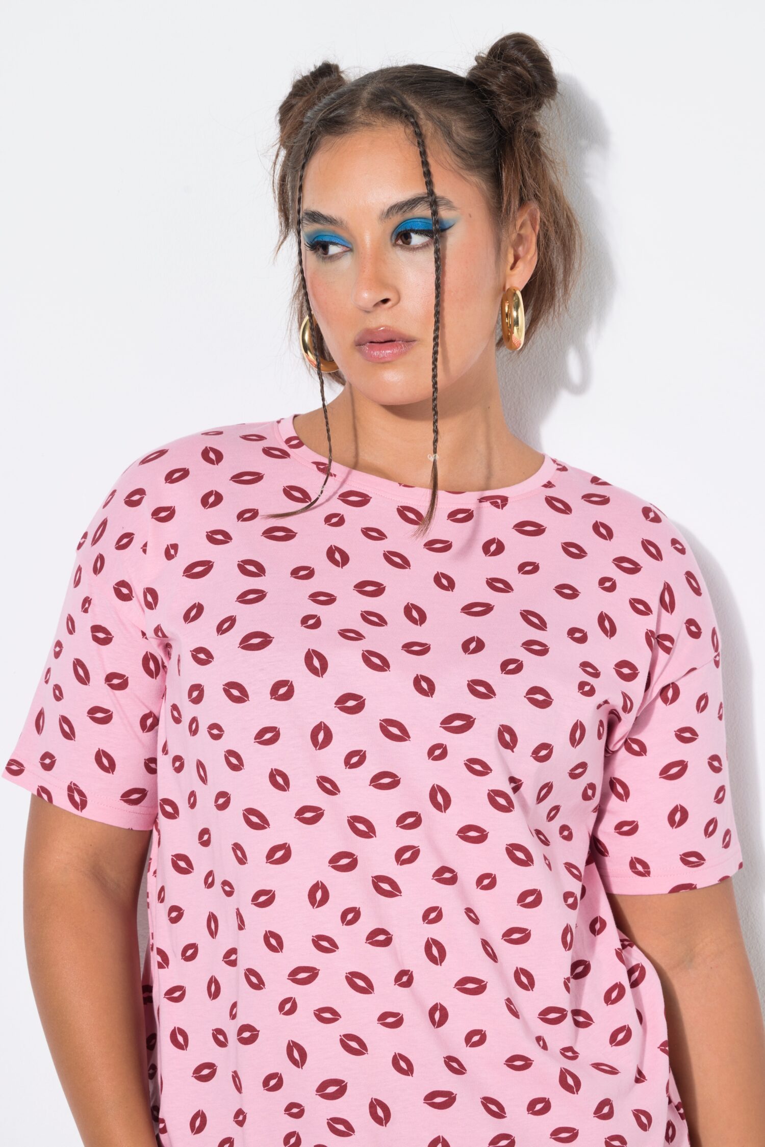 T-shirt oversized με σχέδιο kiss και κοντά μανίκια