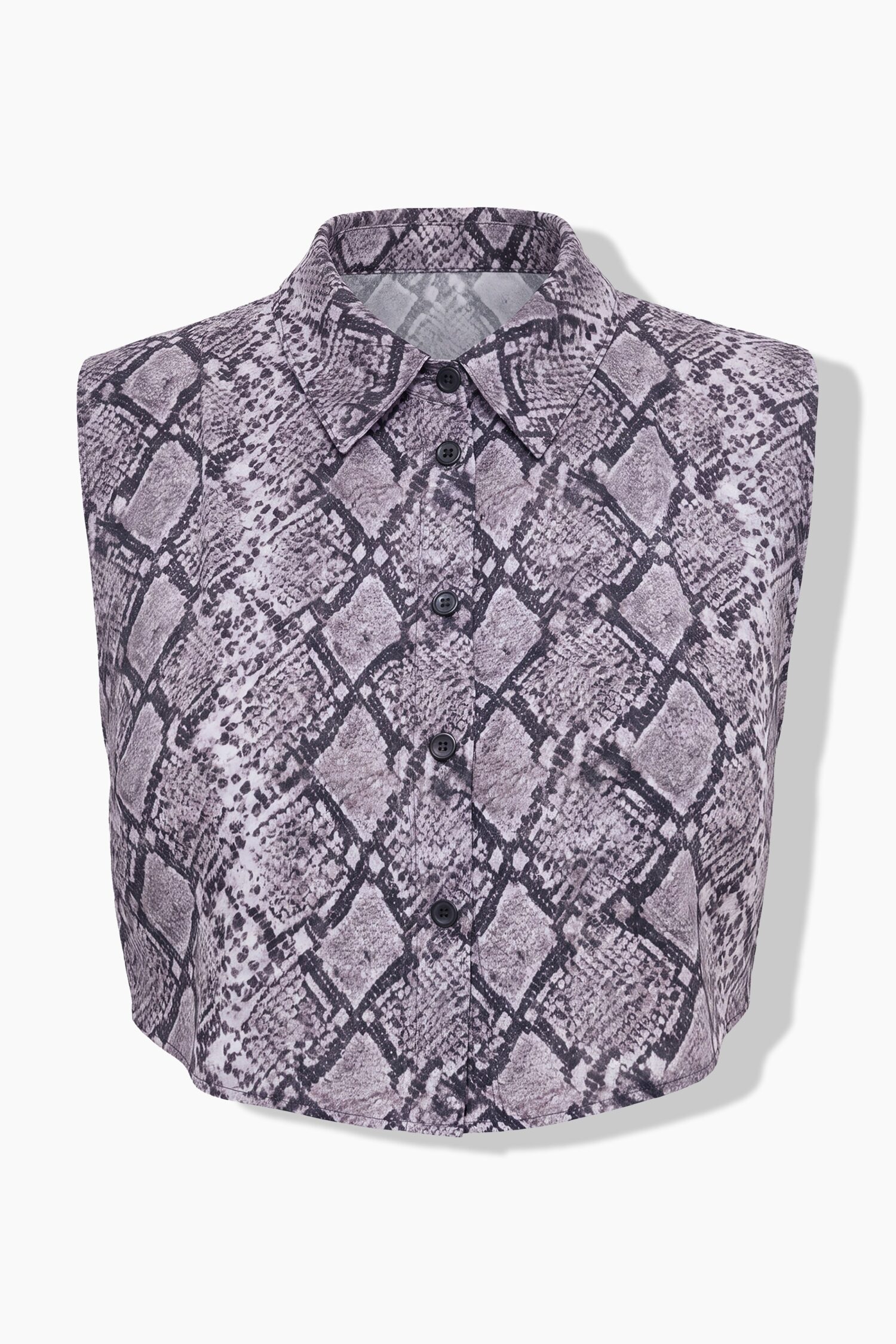 Γιακάς πουκαμίσου με snake print και κουμπιά