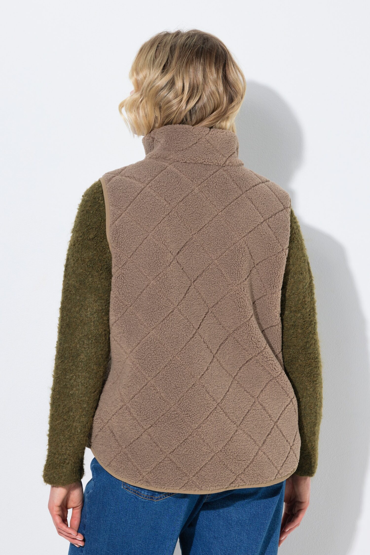 Γιλέκο fleece σε γραμμή Α με όρθιο γιακά